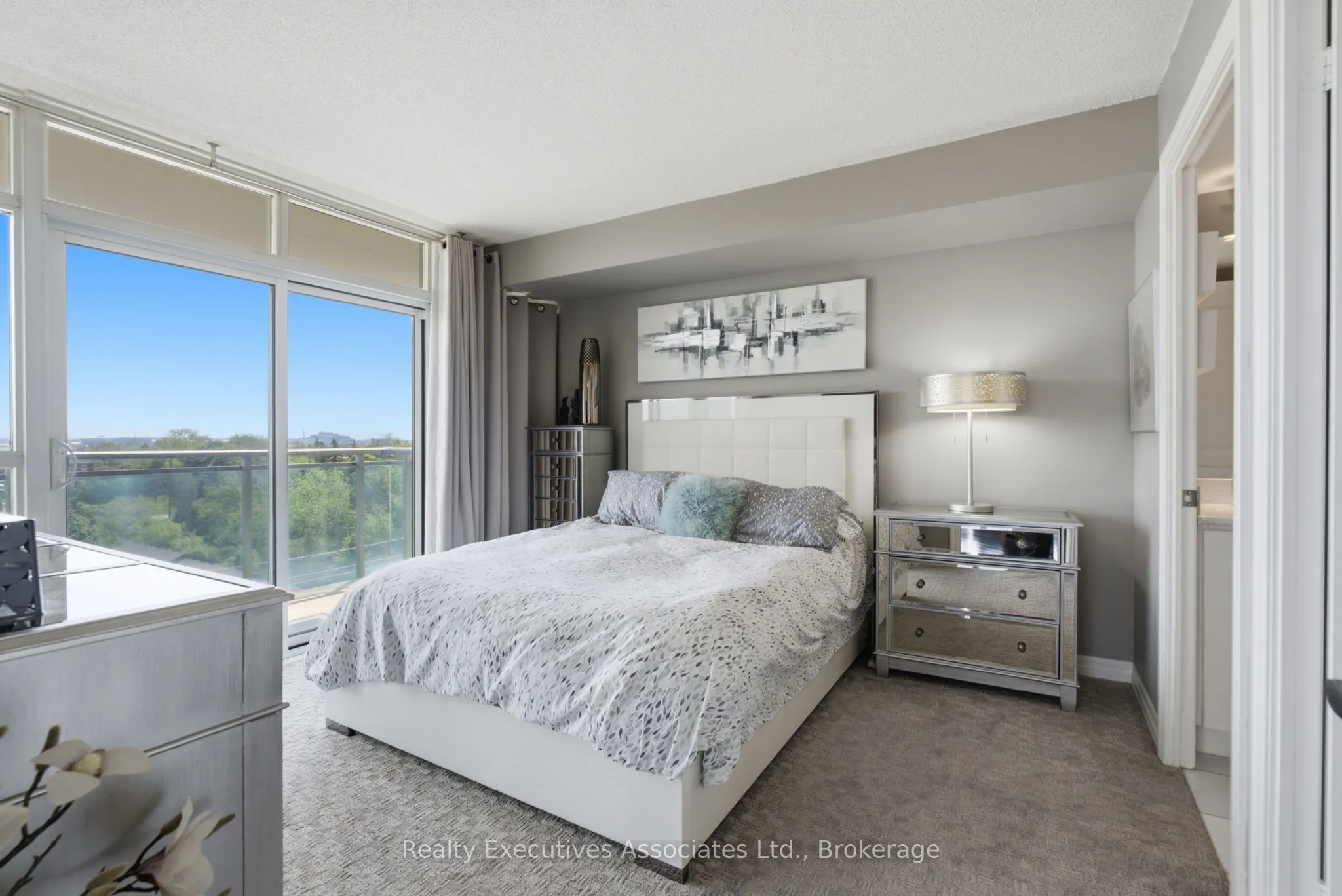 1600 Charles Street #911
