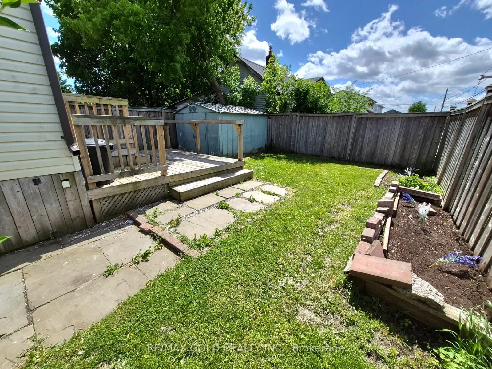 784 Douglas Street