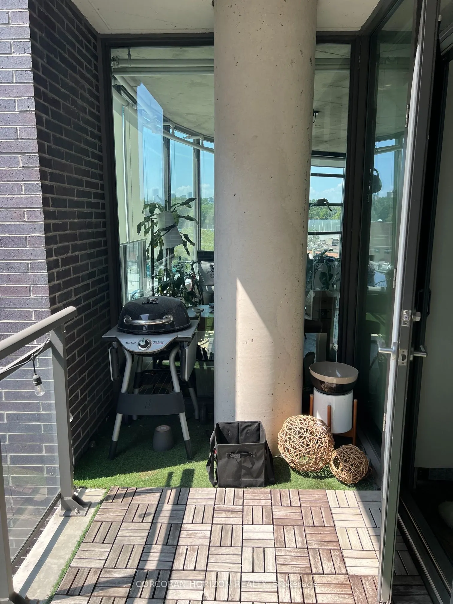 1201 Dundas Street E #503