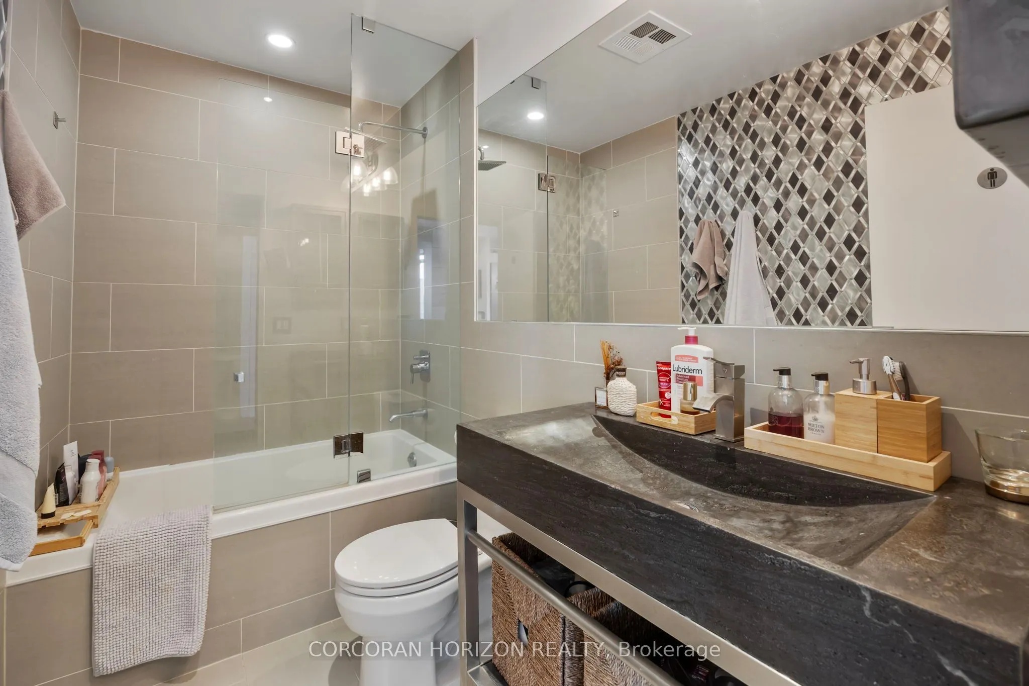 1201 Dundas Street E #503