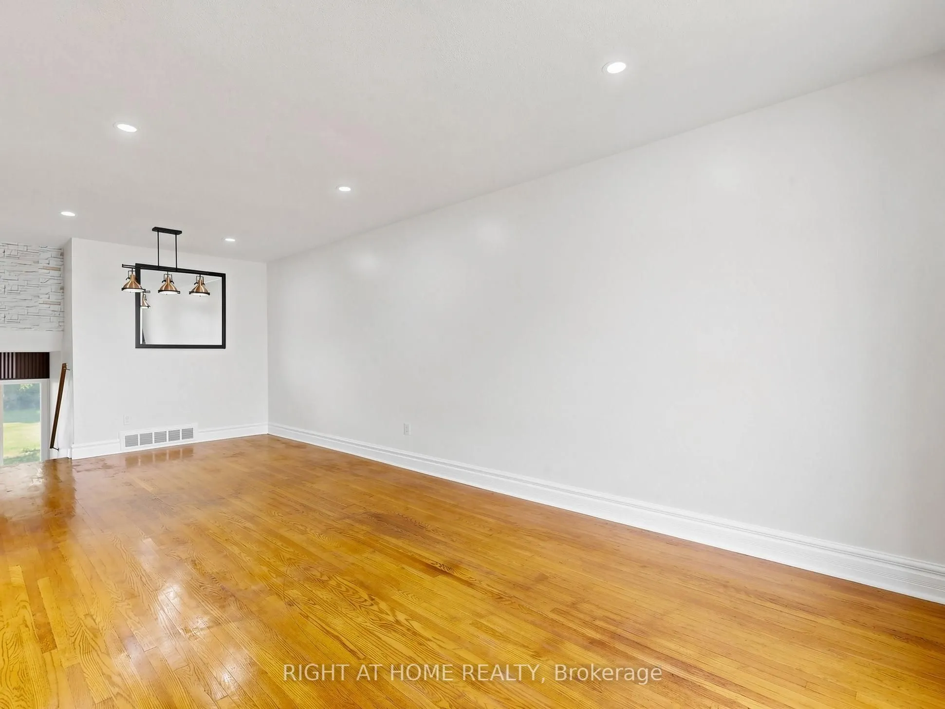 65 Darlingside Drive