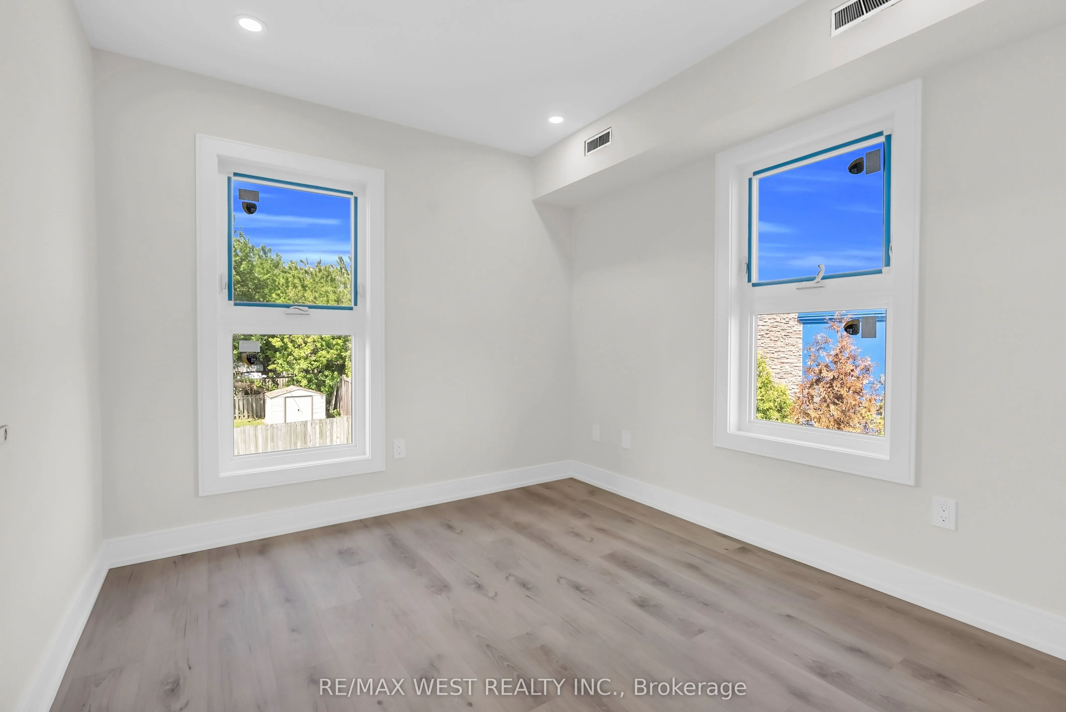 36 Park Road S