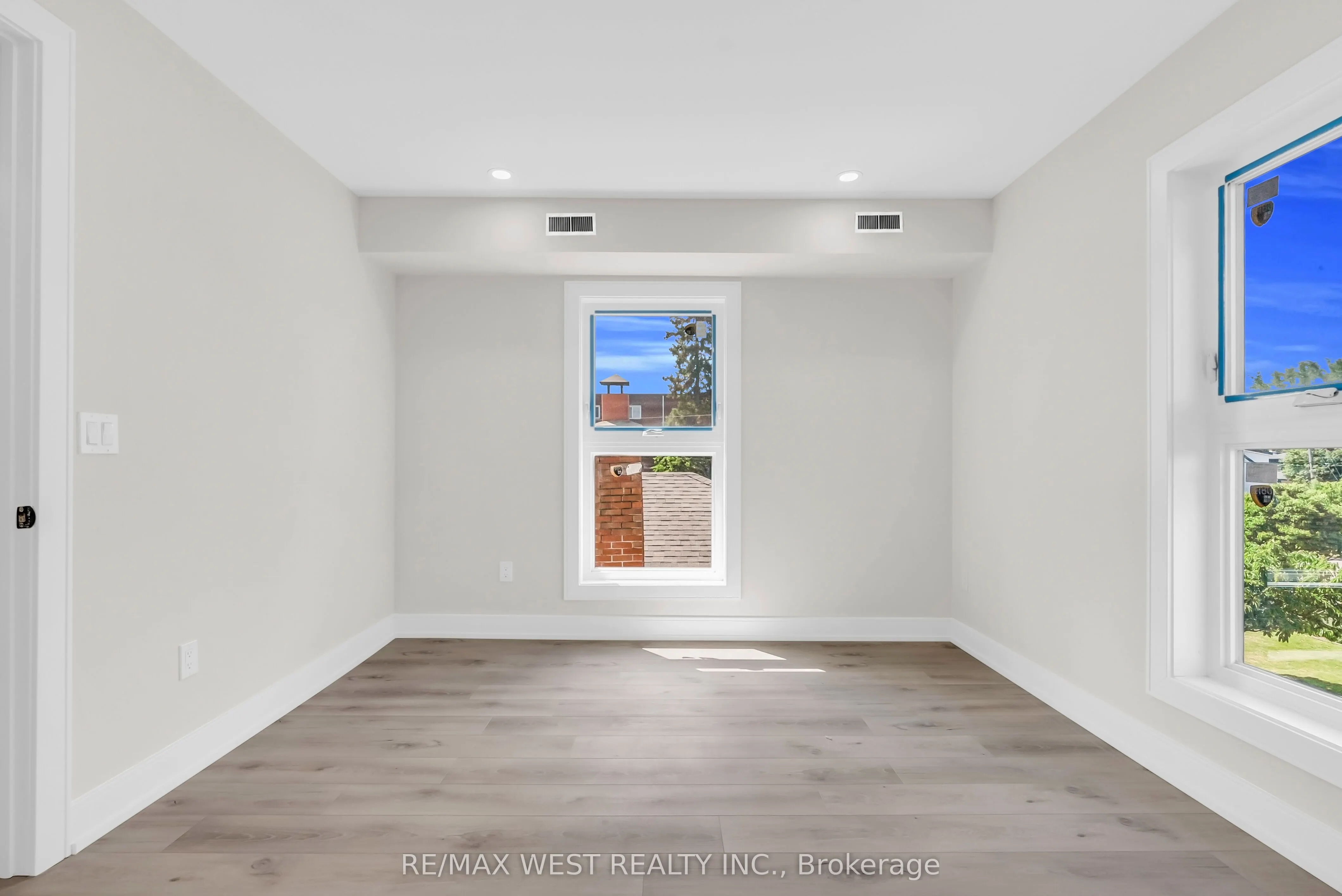 36 Park Road S