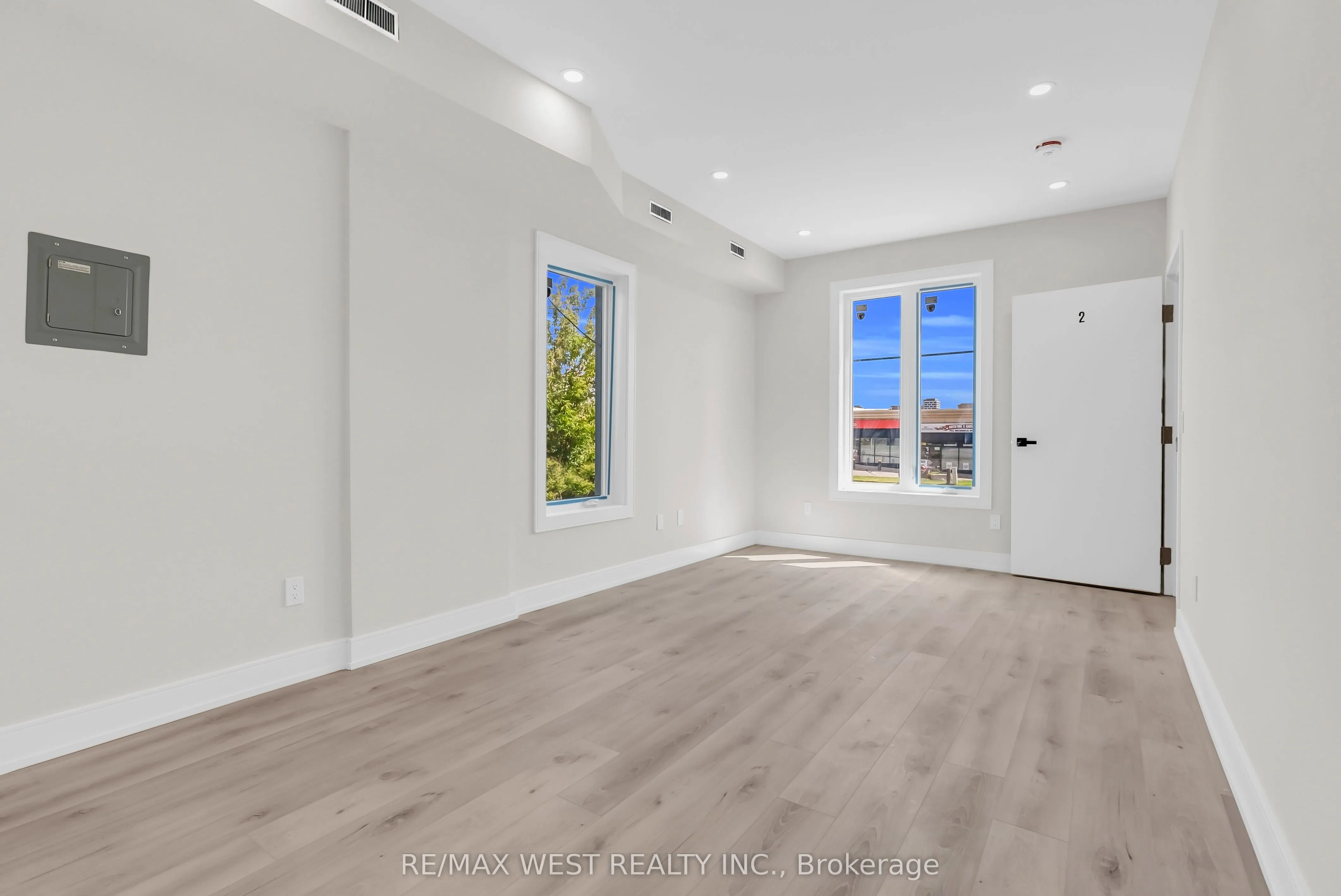 36 Park Road S