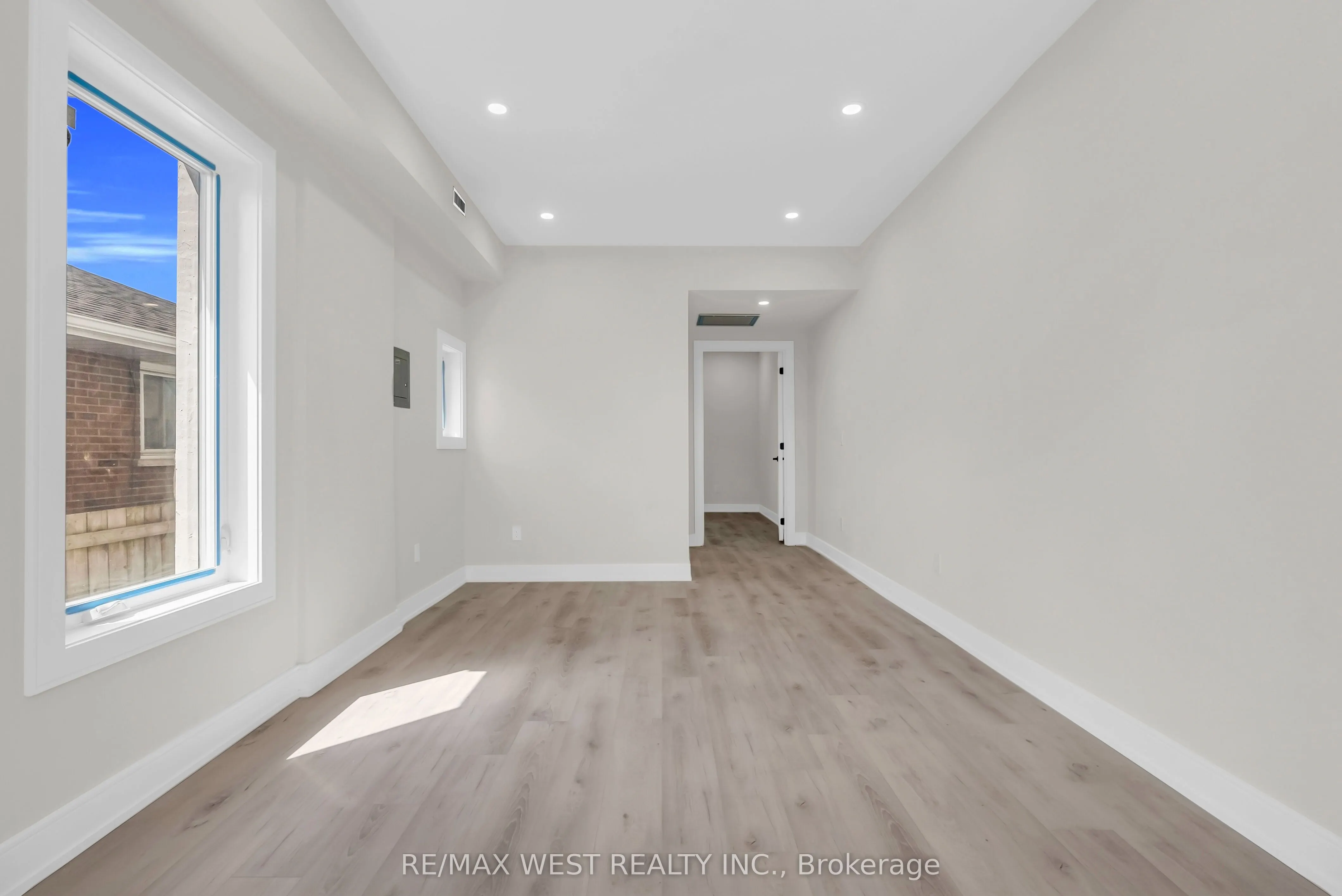 36 Park Road S
