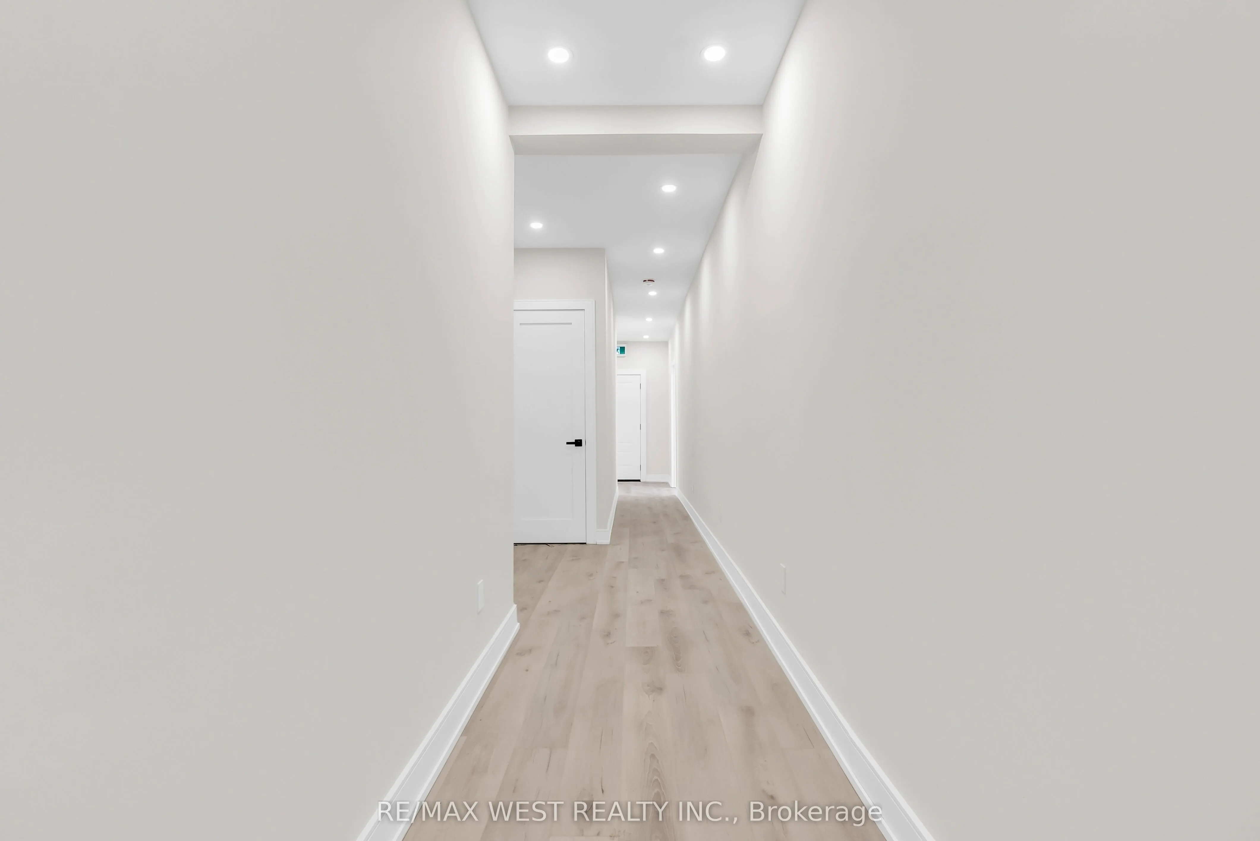 36 Park Road S