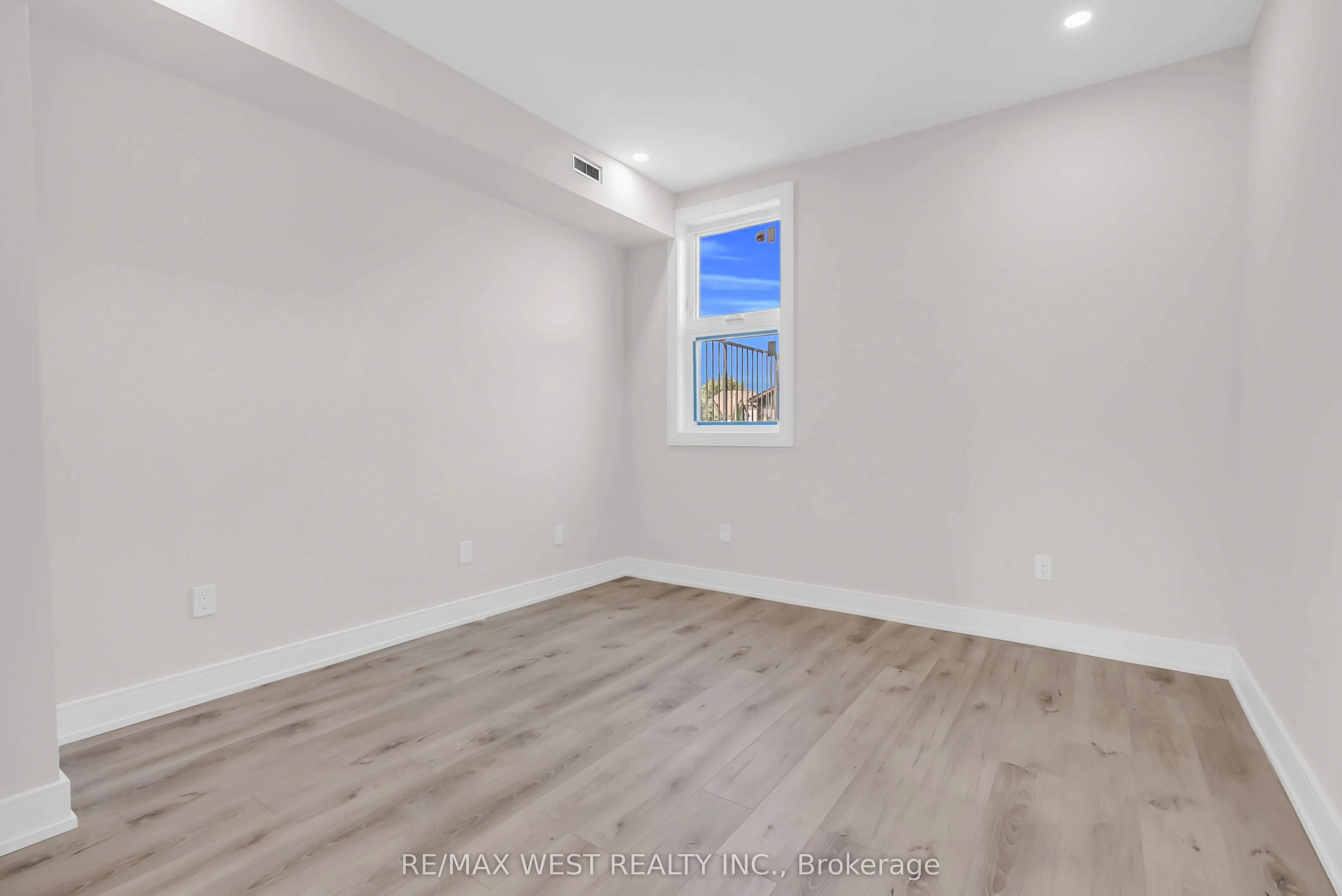36 Park Road S
