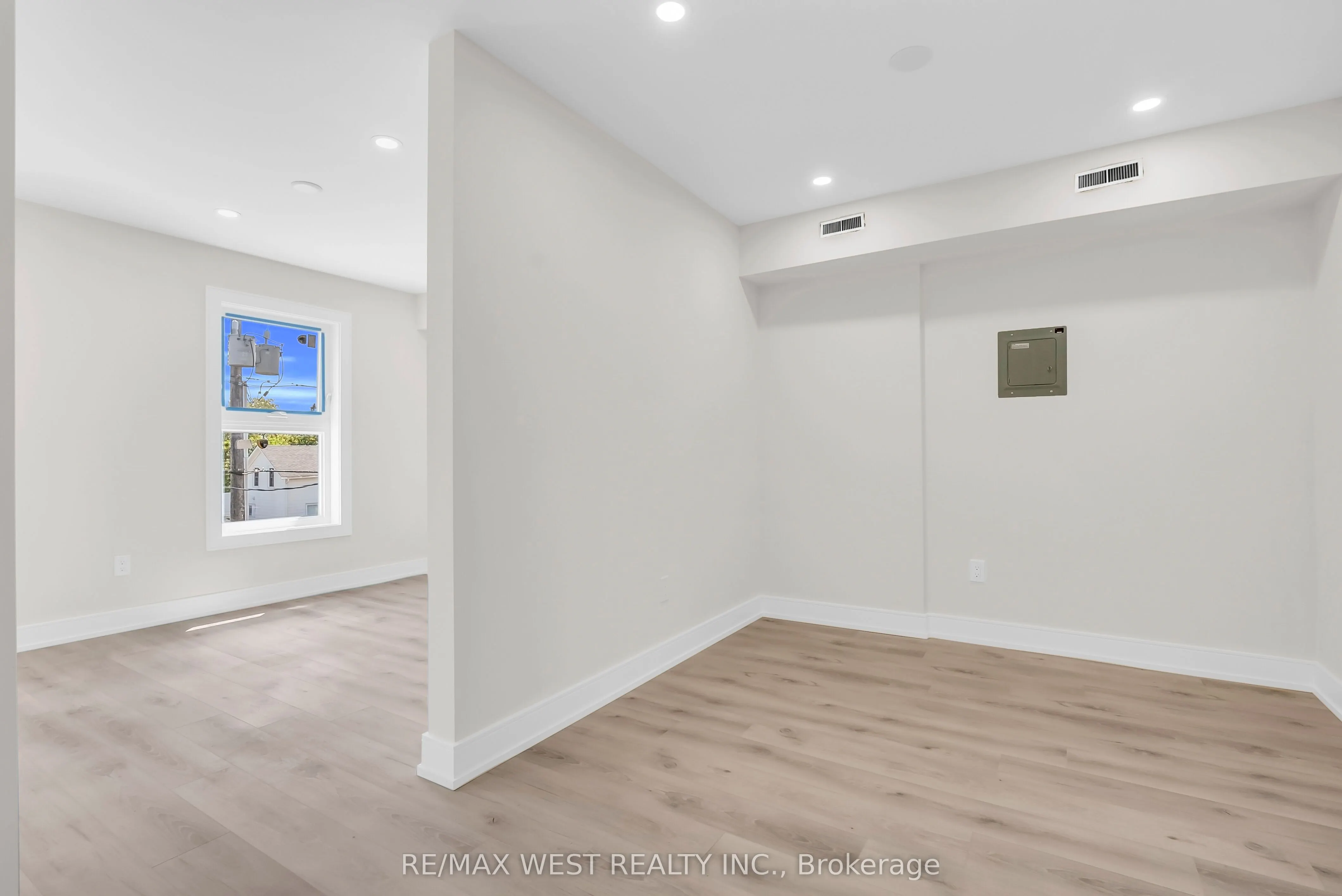36 Park Road S