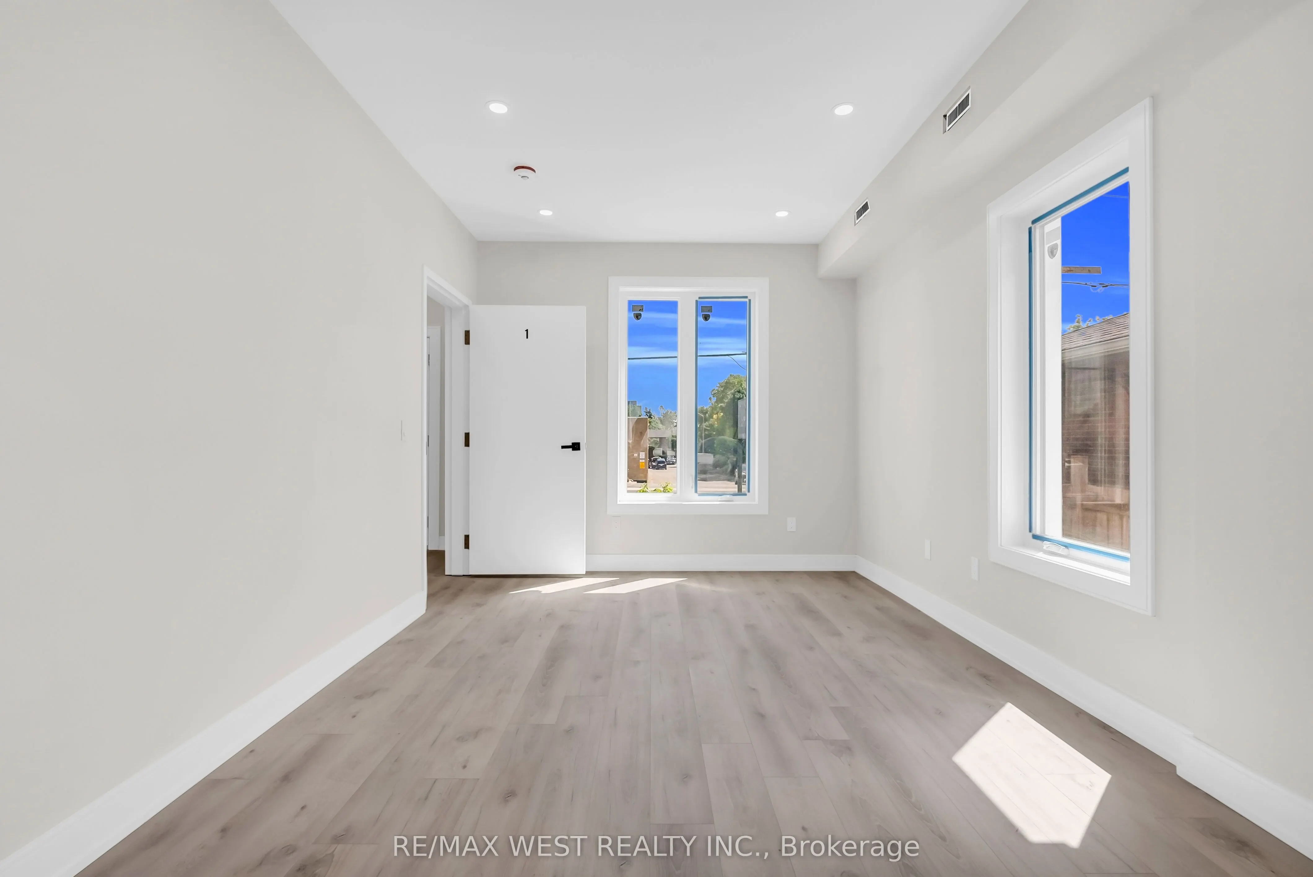 36 Park Road S