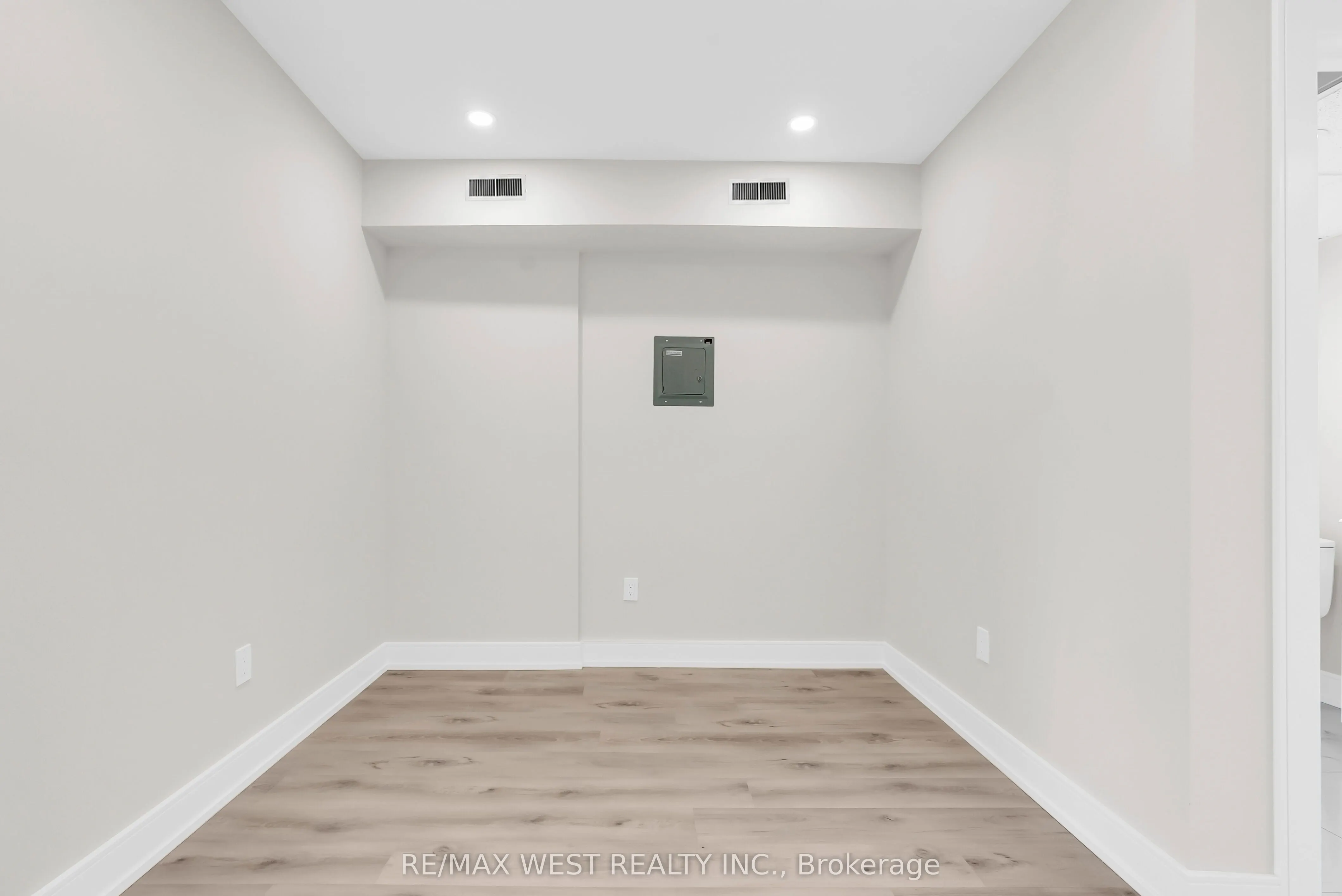 36 Park Road S