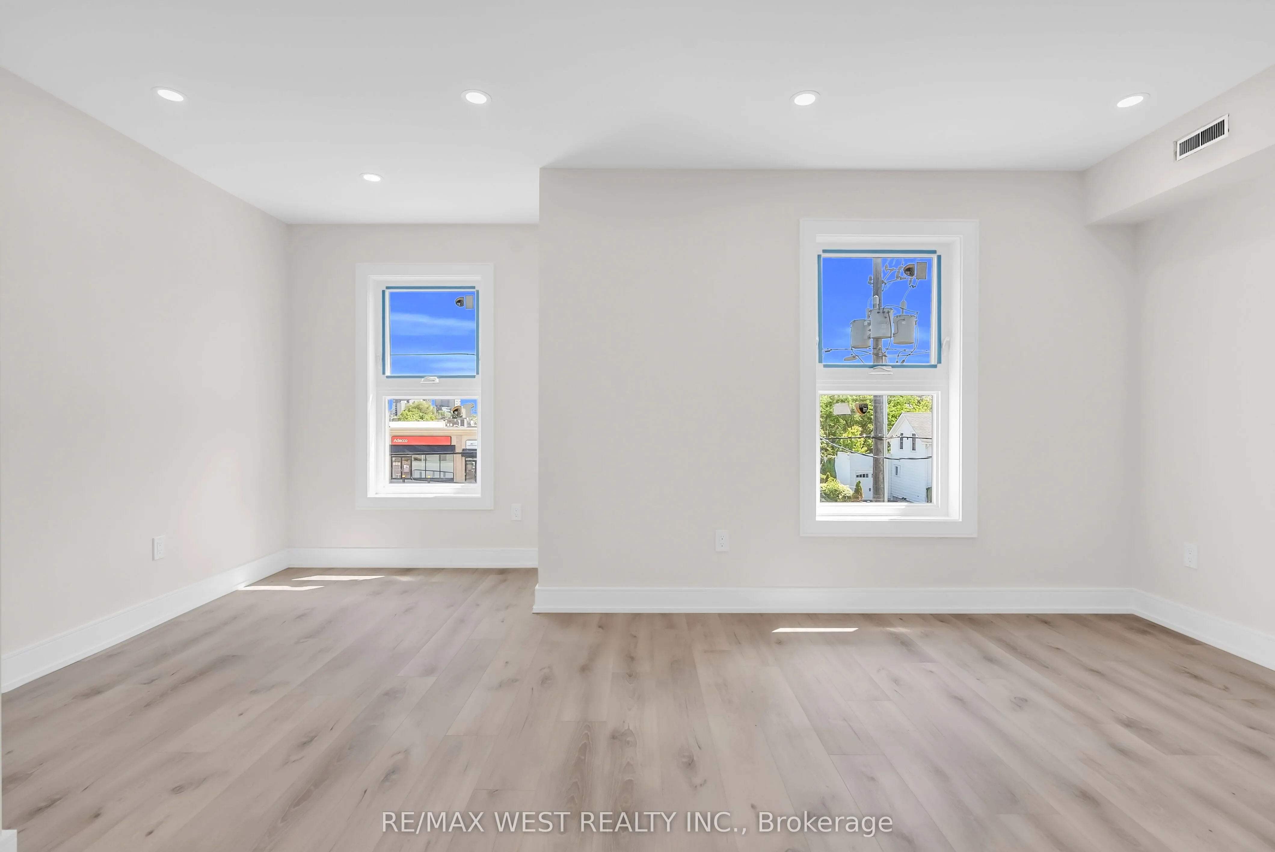 36 Park Road S