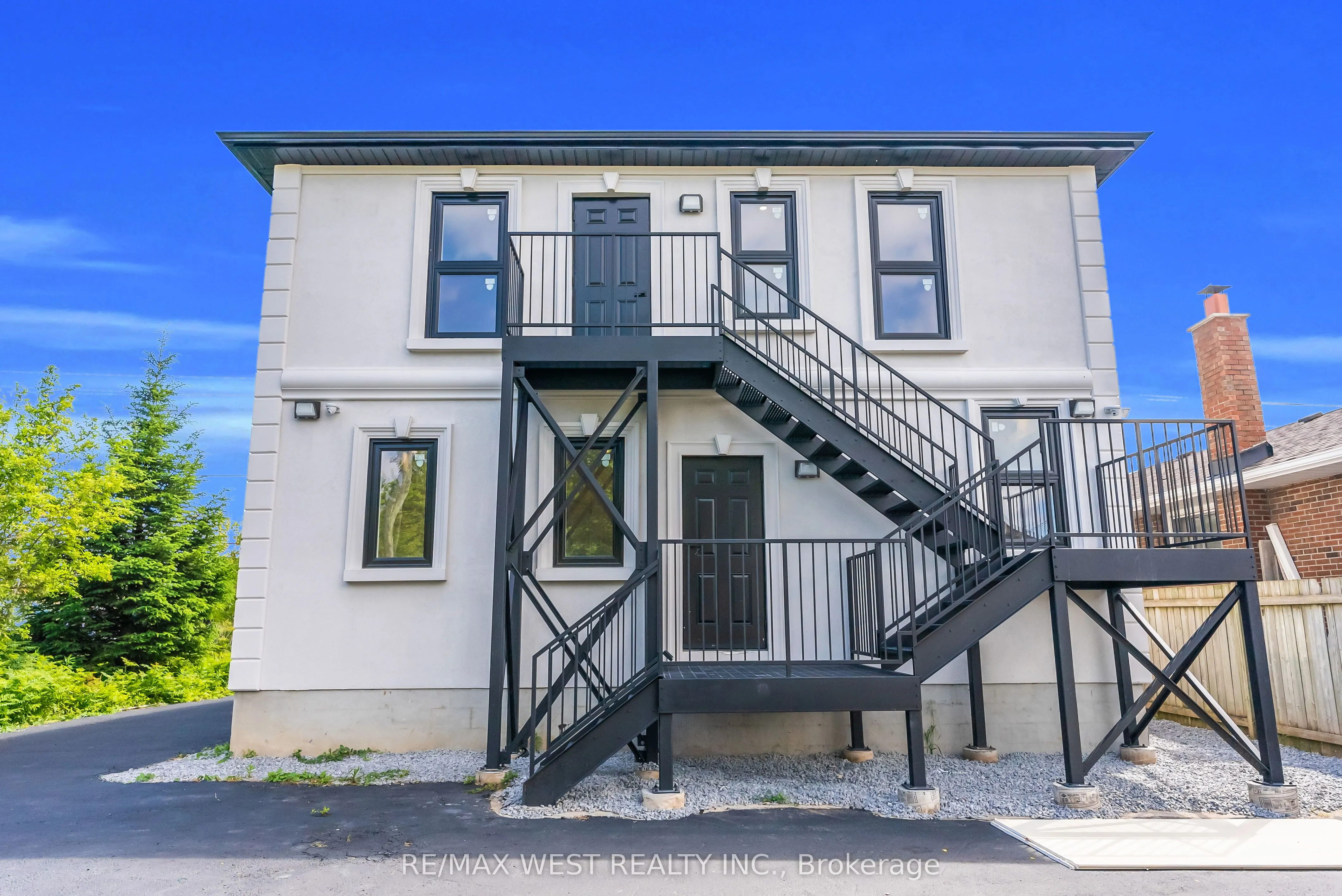 36 Park Road S