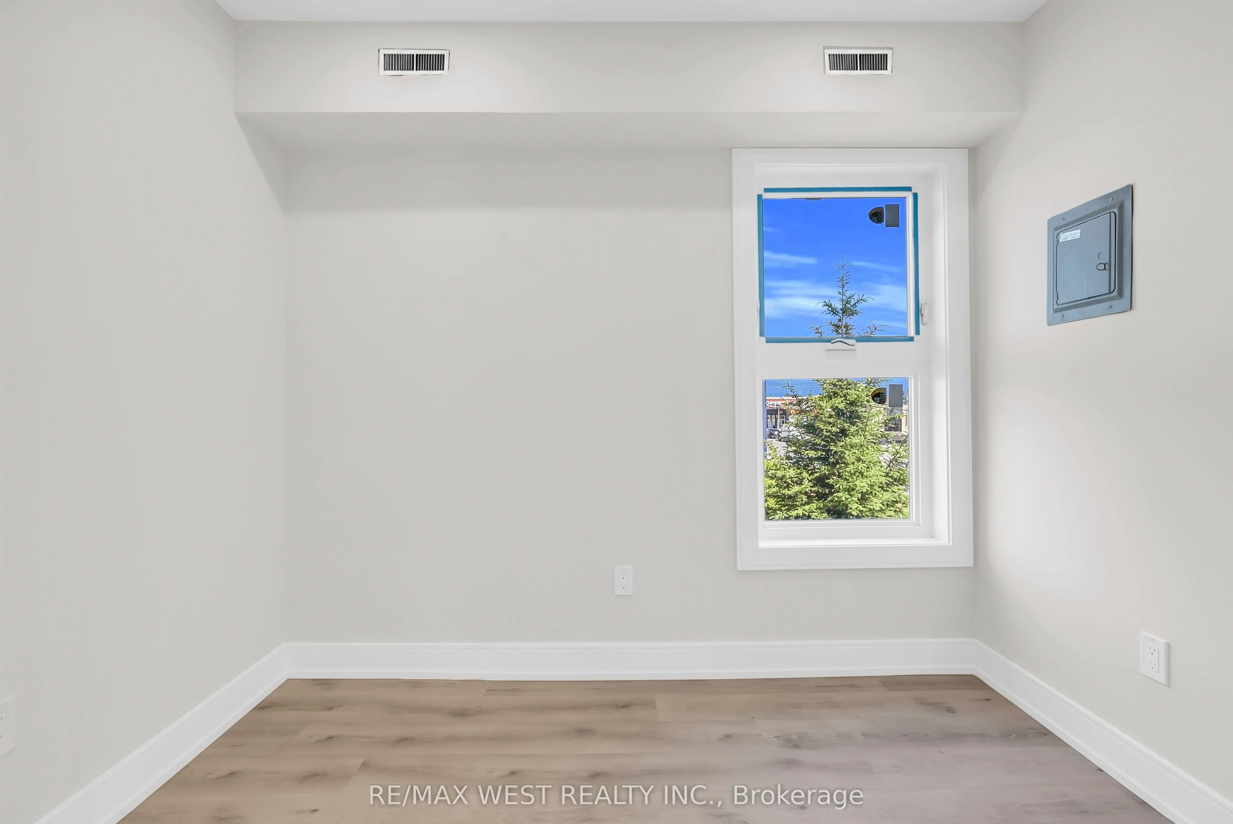 36 Park Road S
