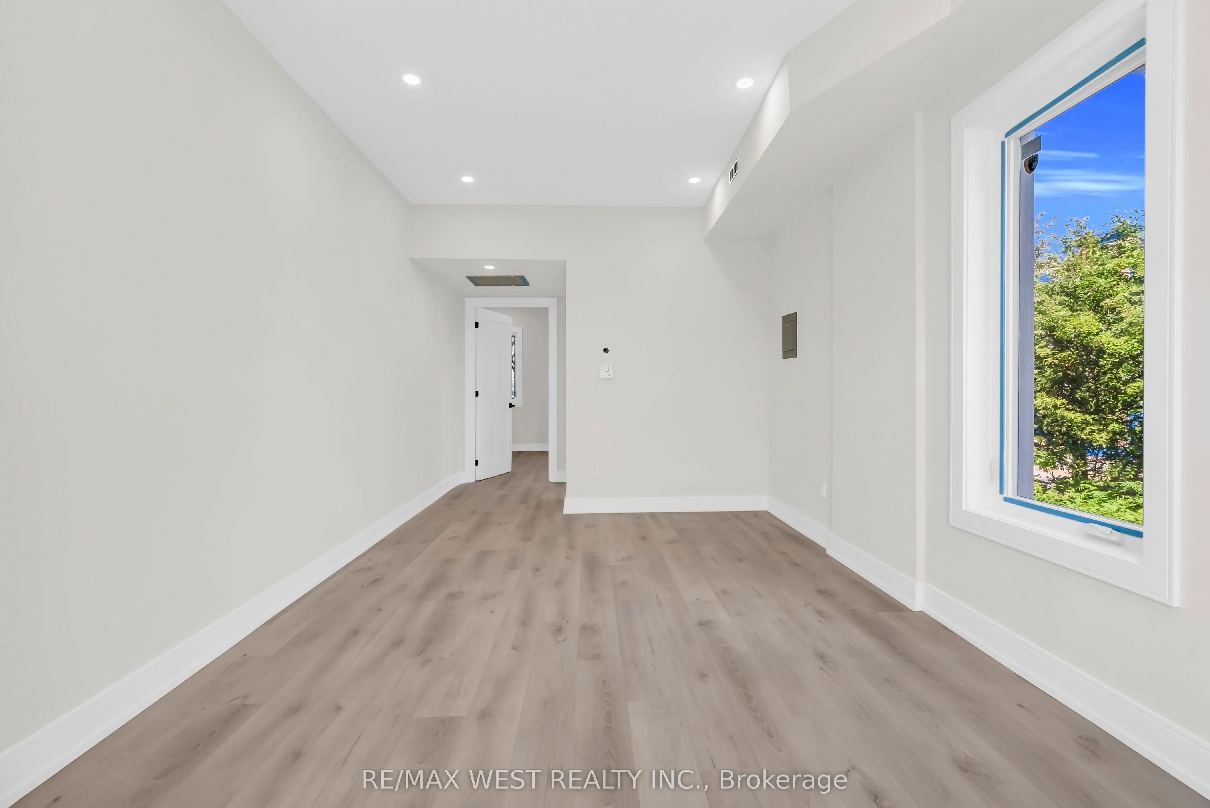 36 Park Road S
