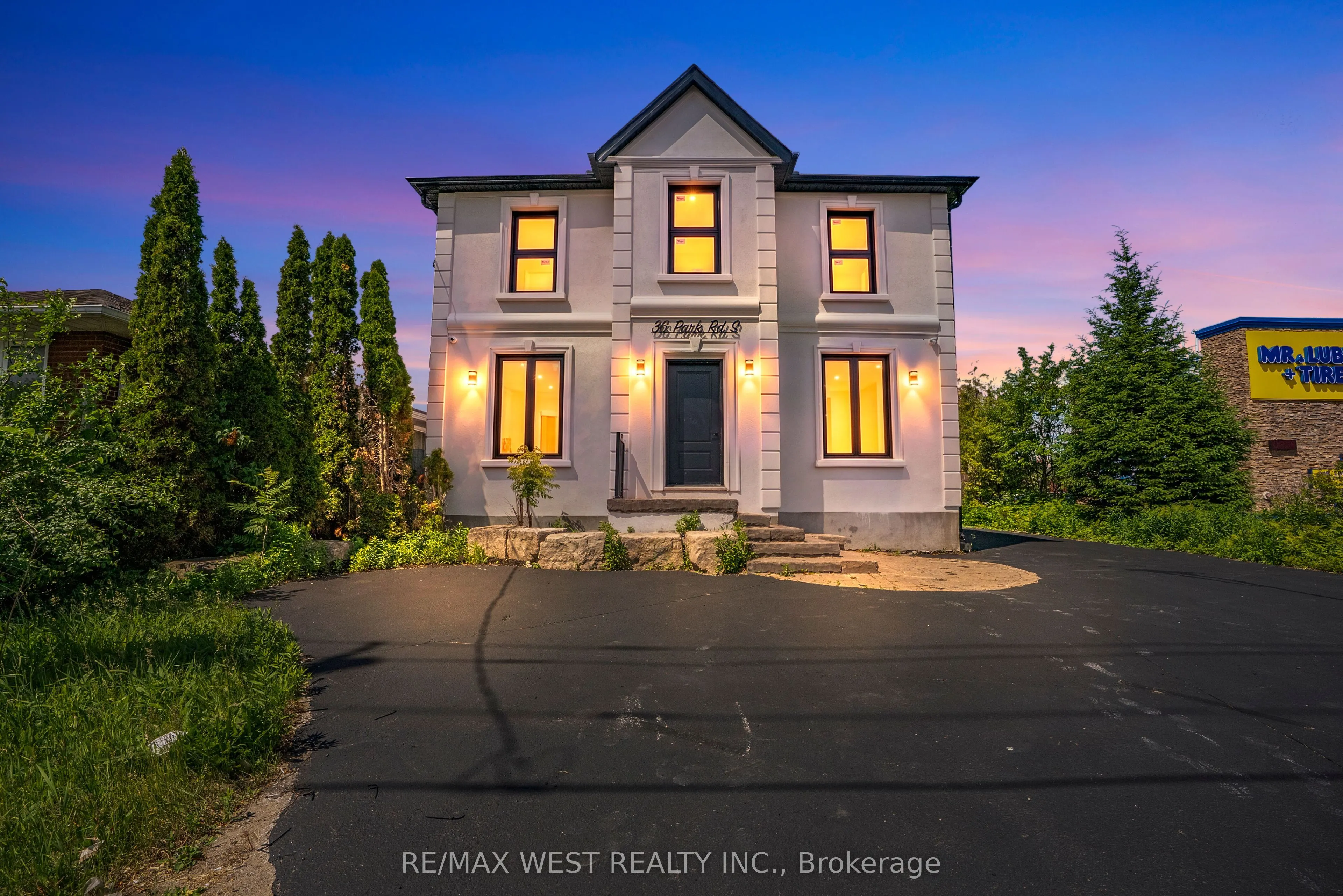 36 Park Road S