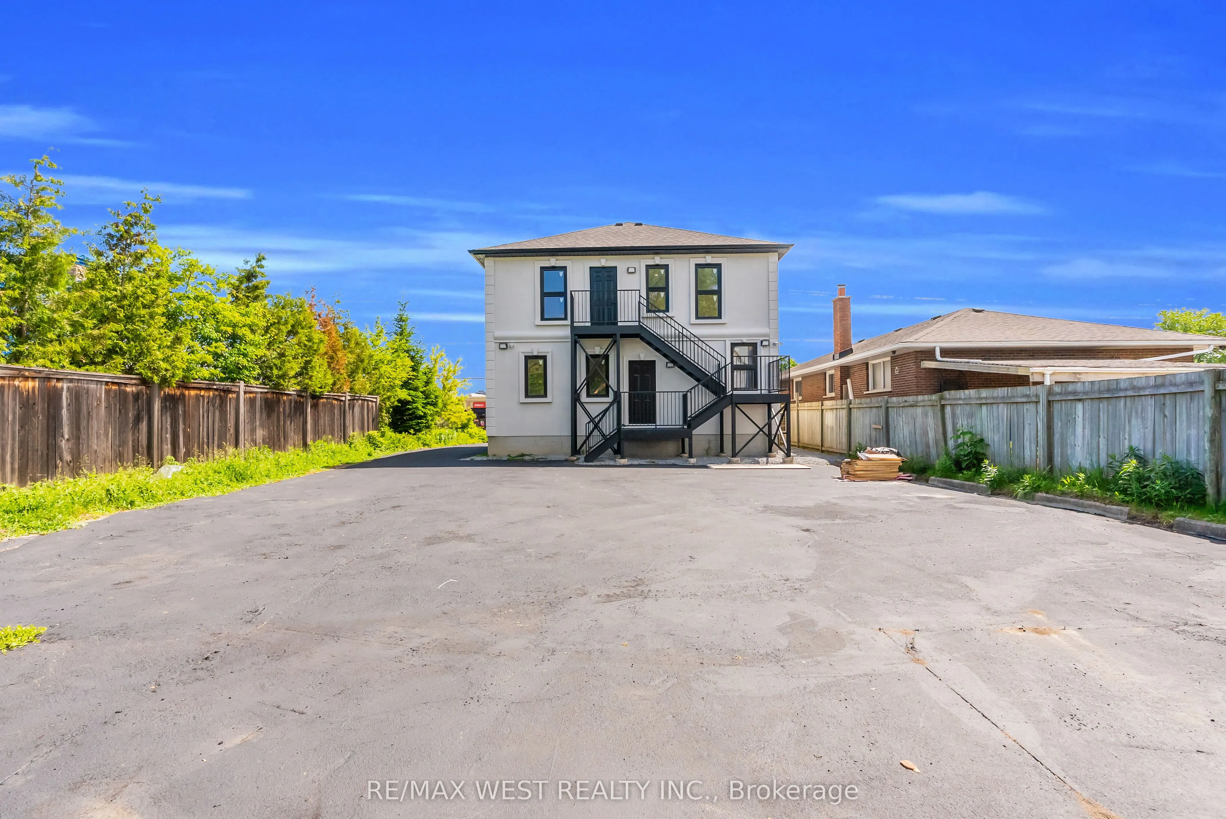 36 Park Road S