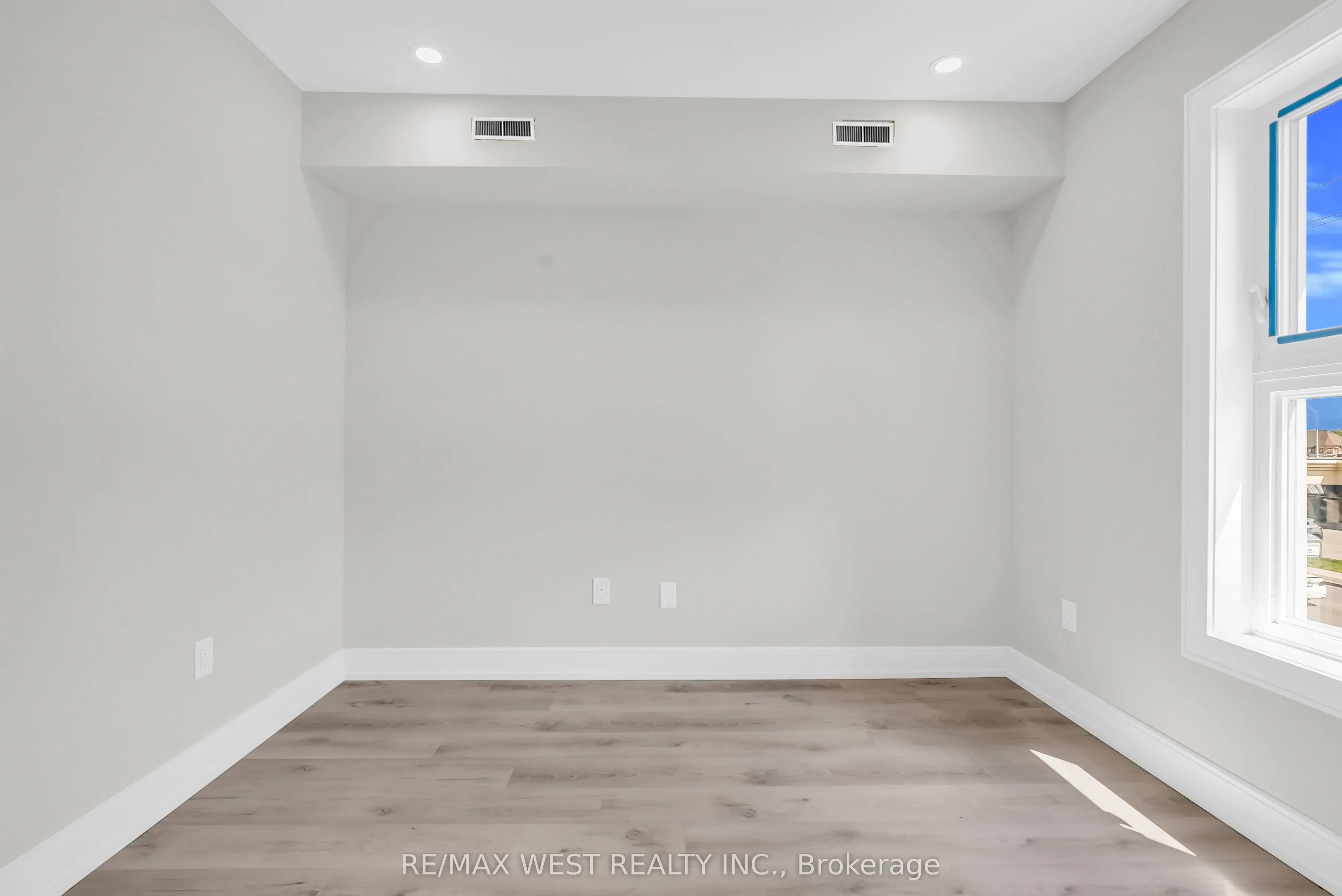36 Park Road S