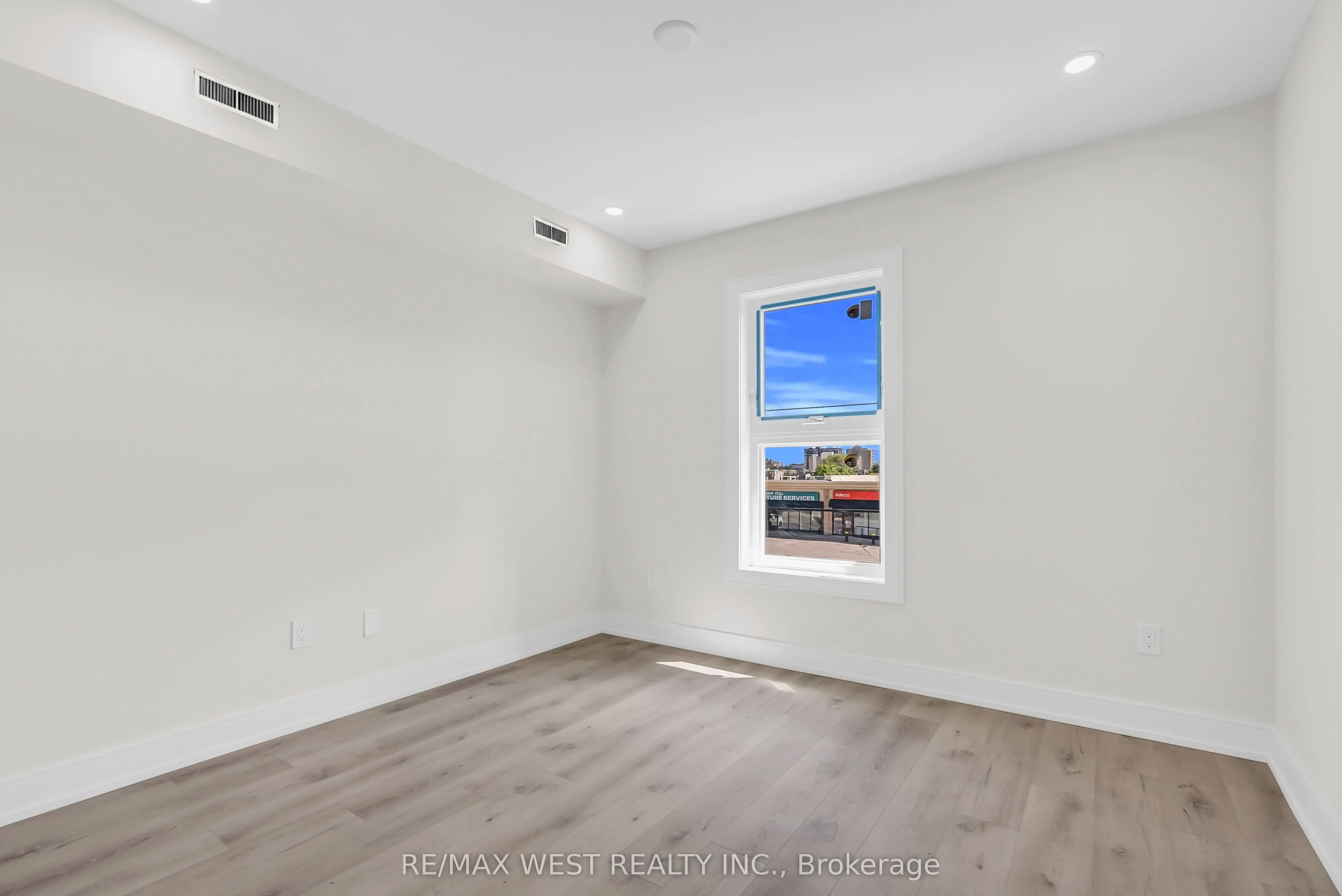 36 Park Road S