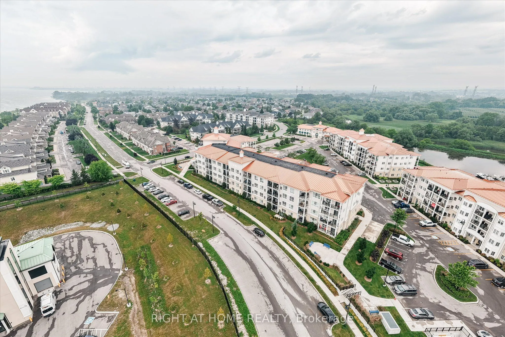 50 Lakebreeze Drive #321