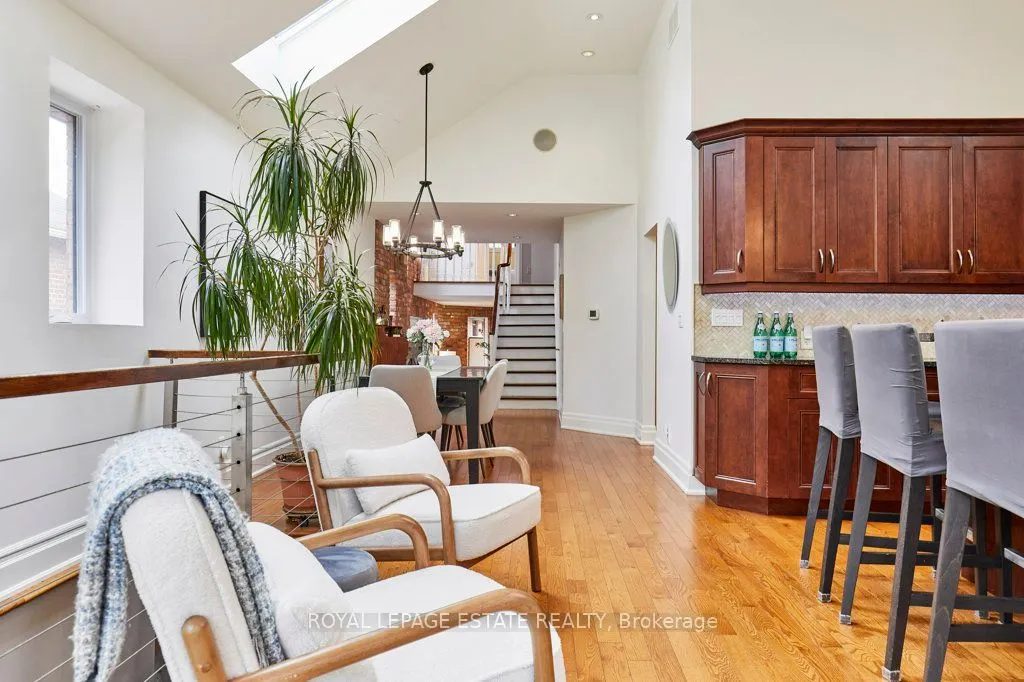 10 Queensgrove Road