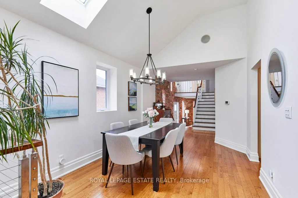 10 Queensgrove Road