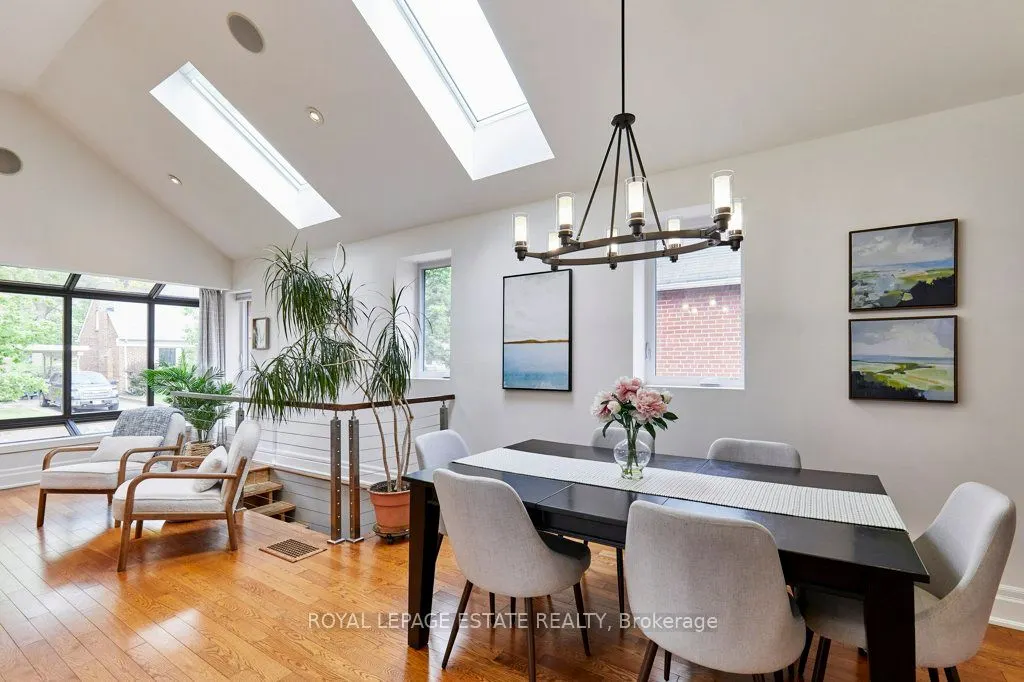 10 Queensgrove Road