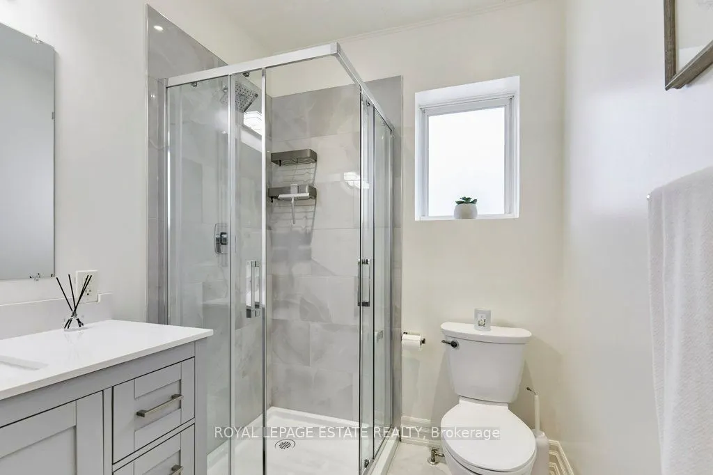 10 Queensgrove Road
