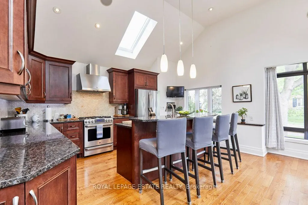 10 Queensgrove Road