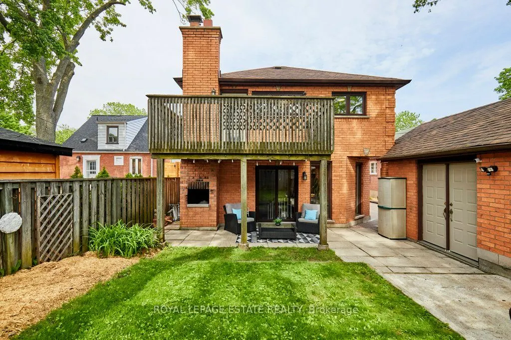 10 Queensgrove Road