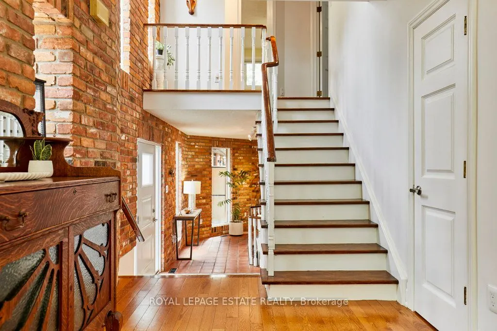 10 Queensgrove Road