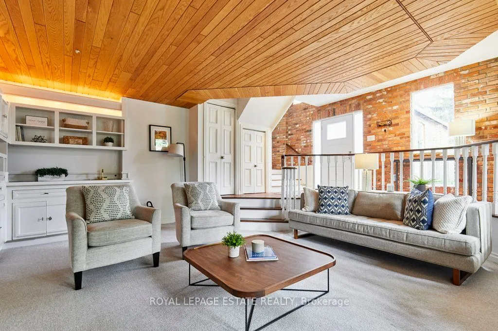 10 Queensgrove Road