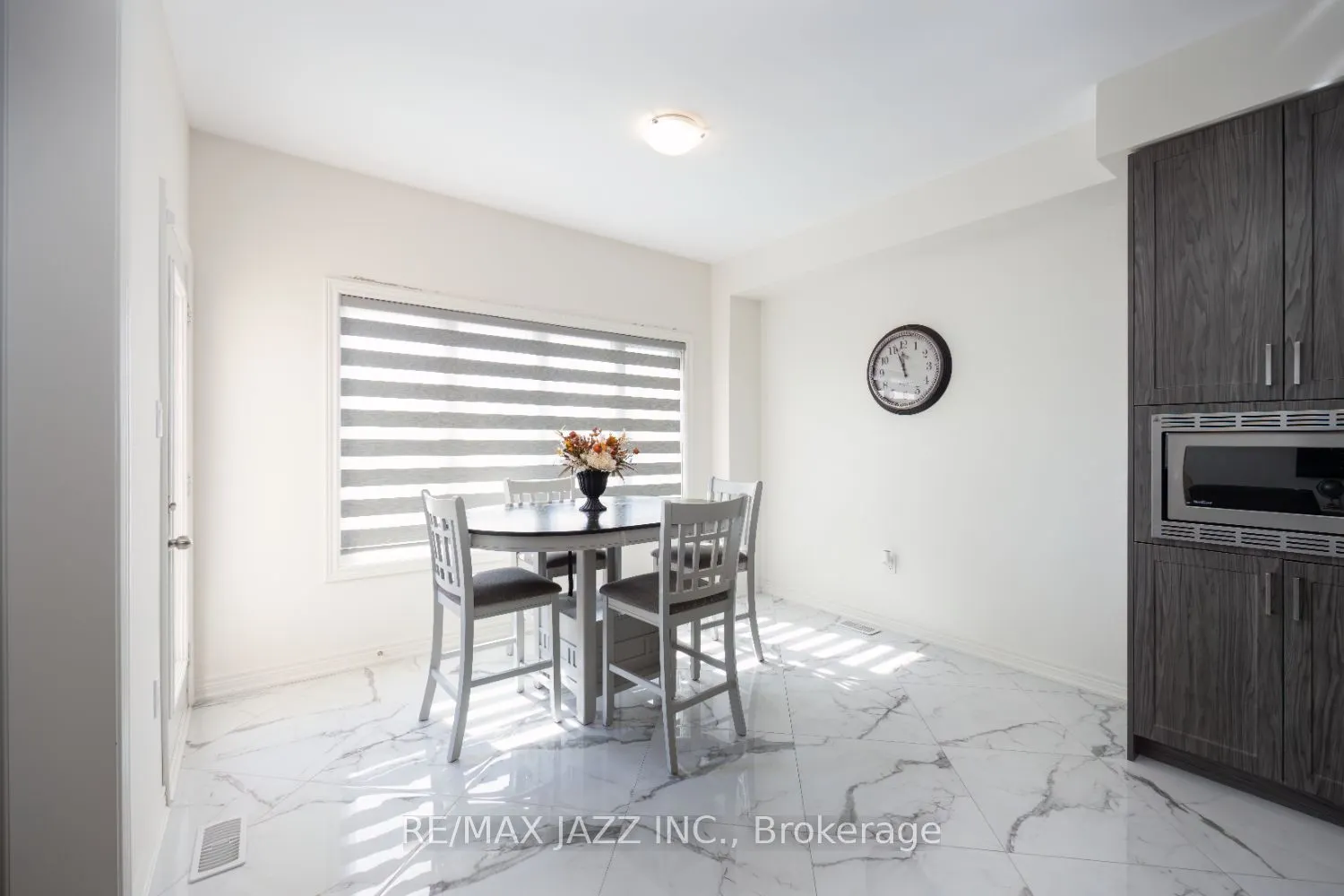 131 Courtney Street #UPPER