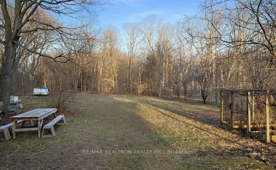 99 Townline Road N