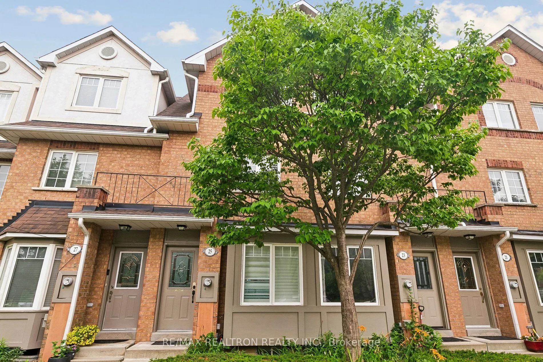25 Hedge End Road #92