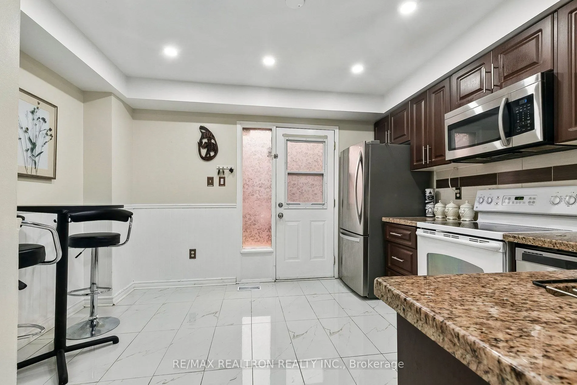 25 Hedge End Road #92