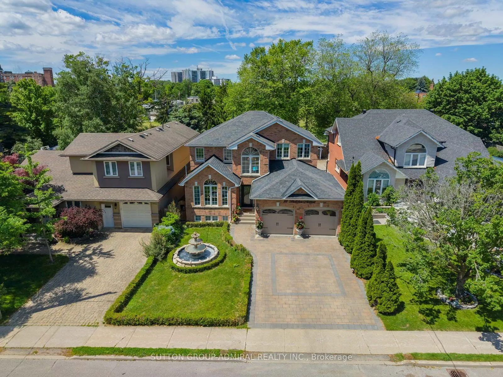 18 Thatcher Avenue