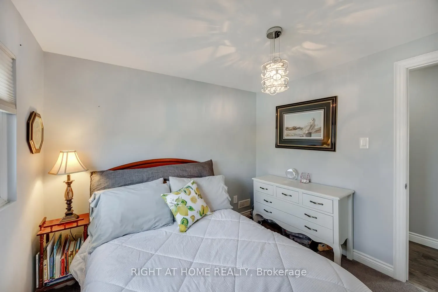 17 Crestview Avenue