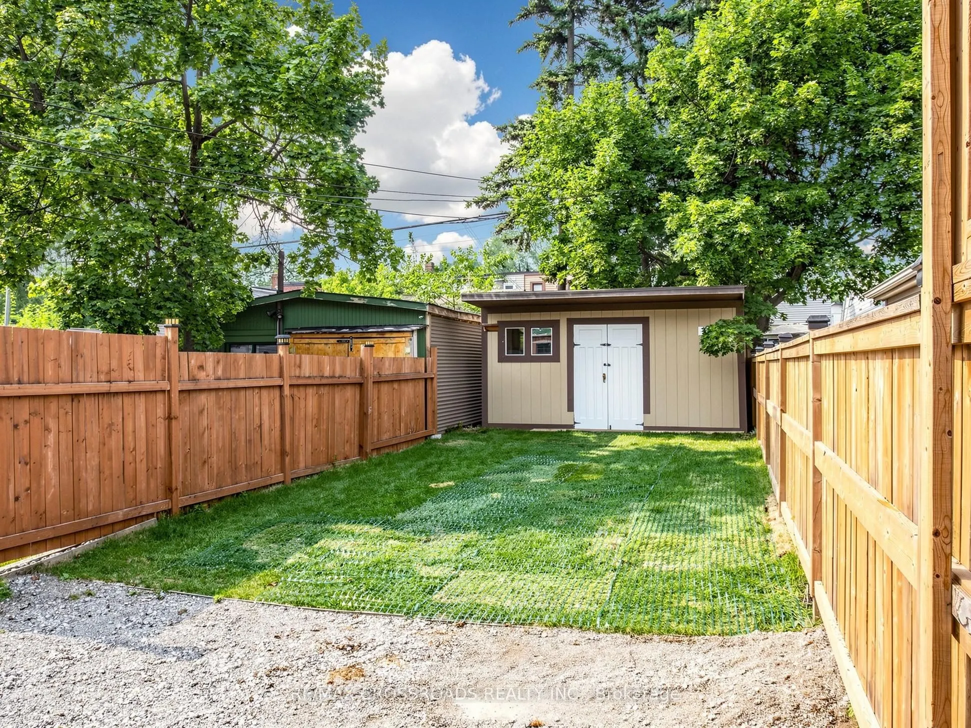 548 Glebeholme Boulevard