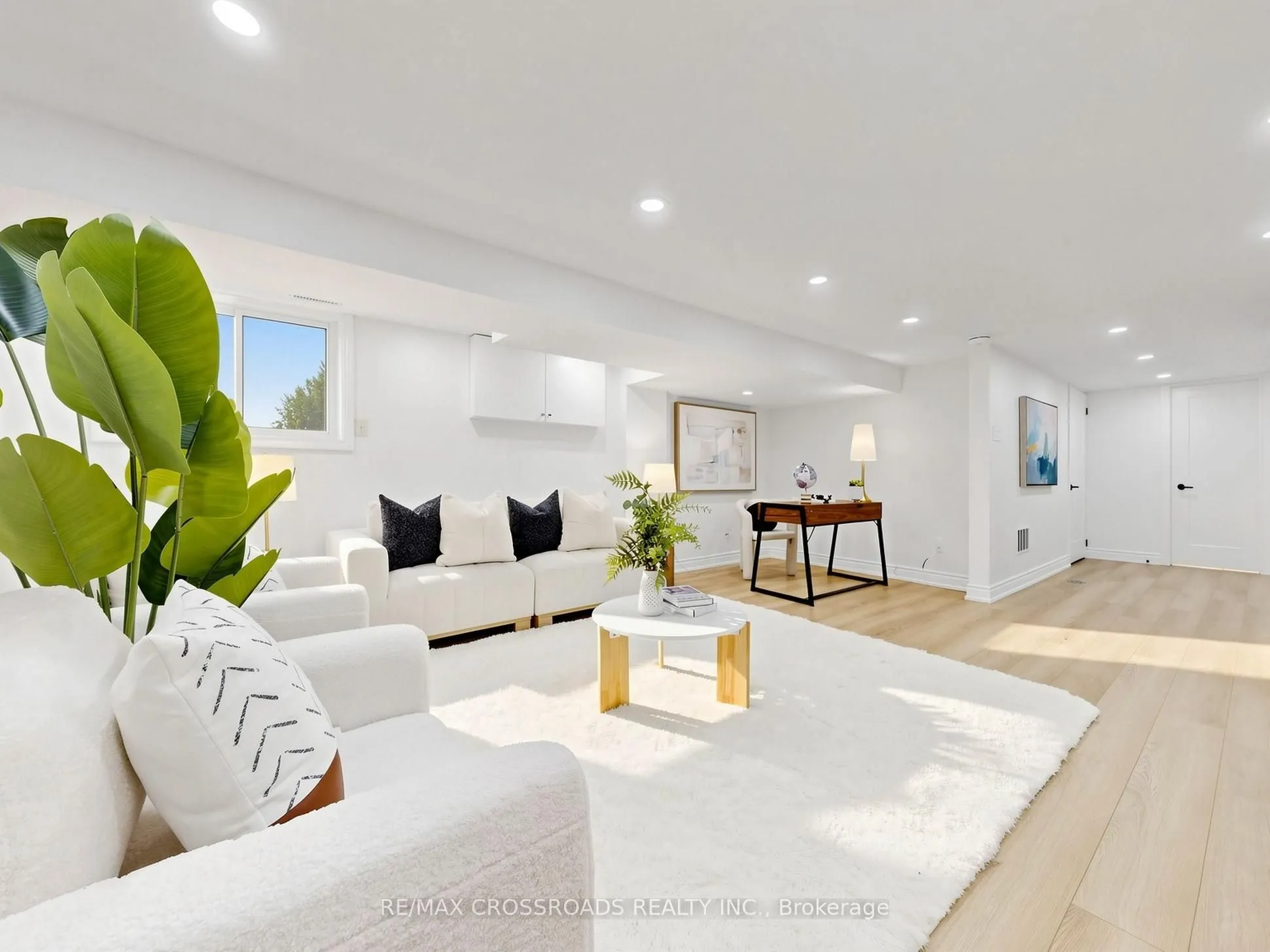 548 Glebeholme Boulevard