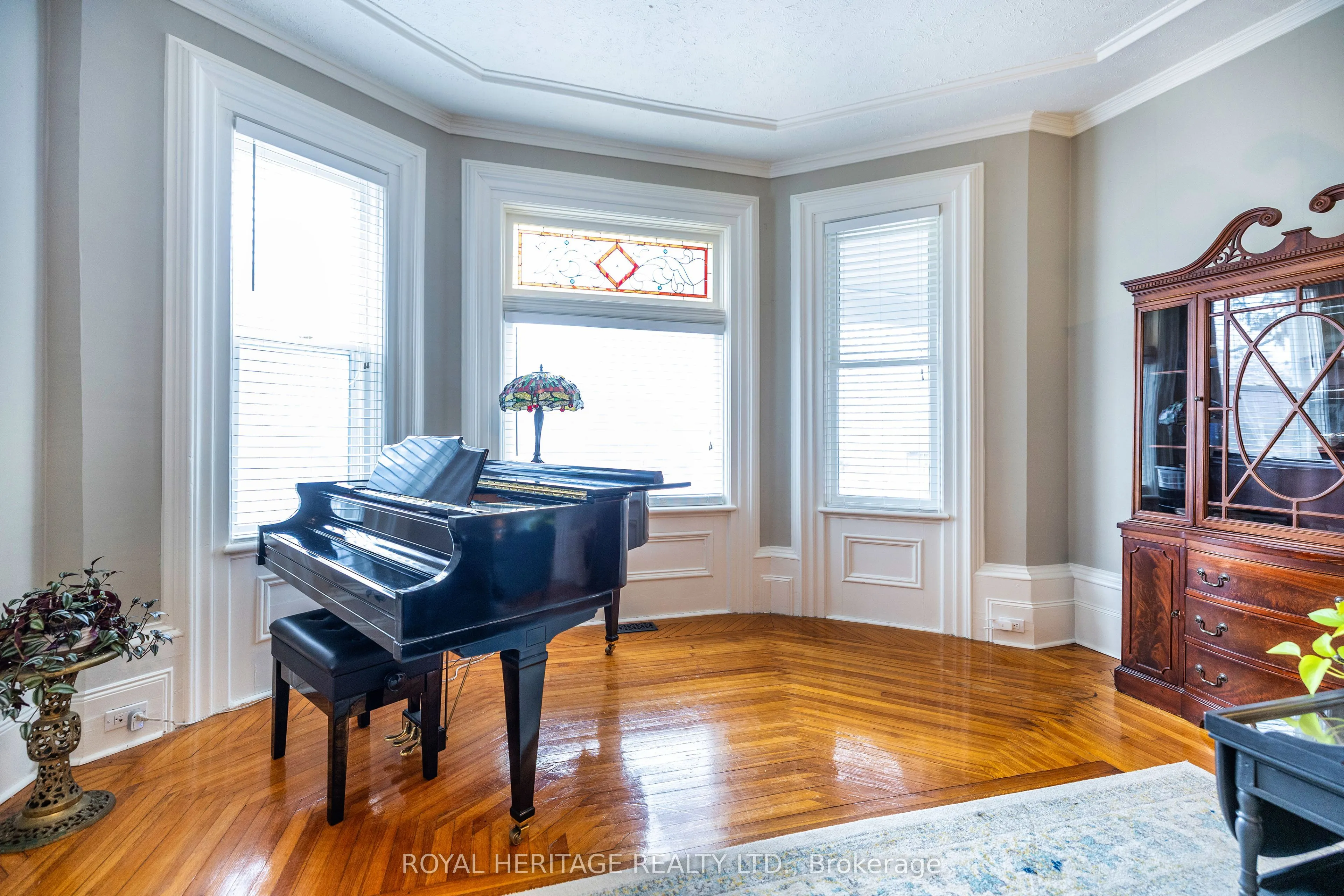 220 Cochrane Street