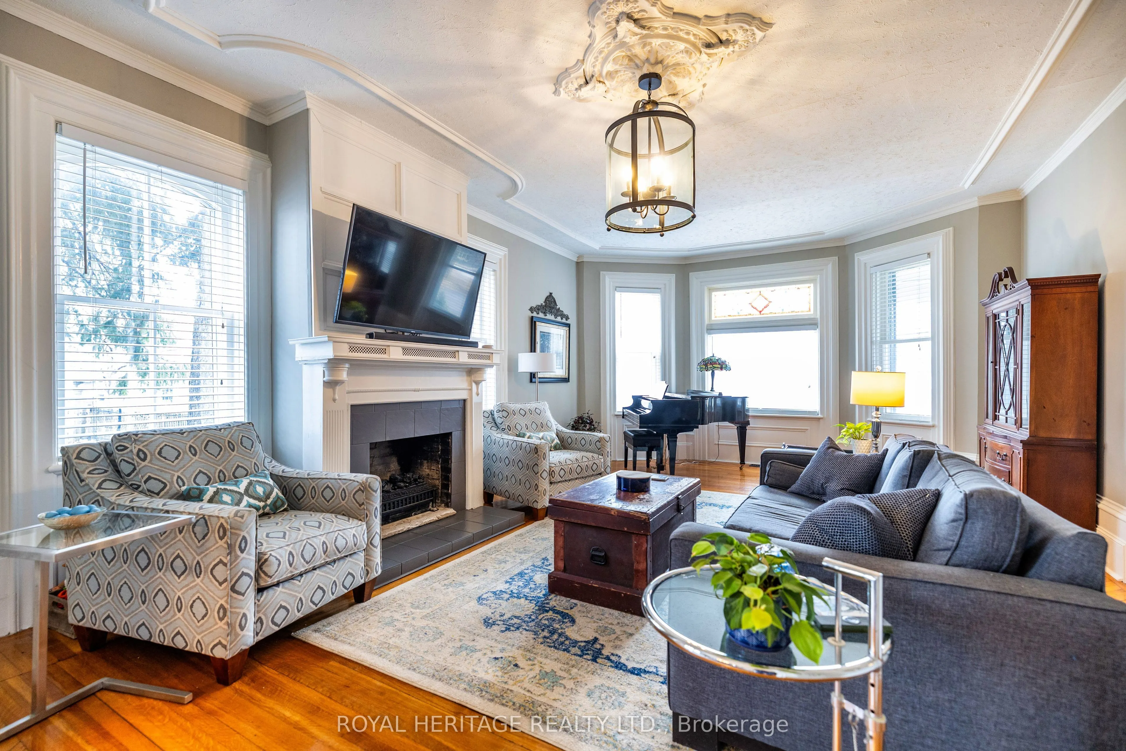 220 Cochrane Street
