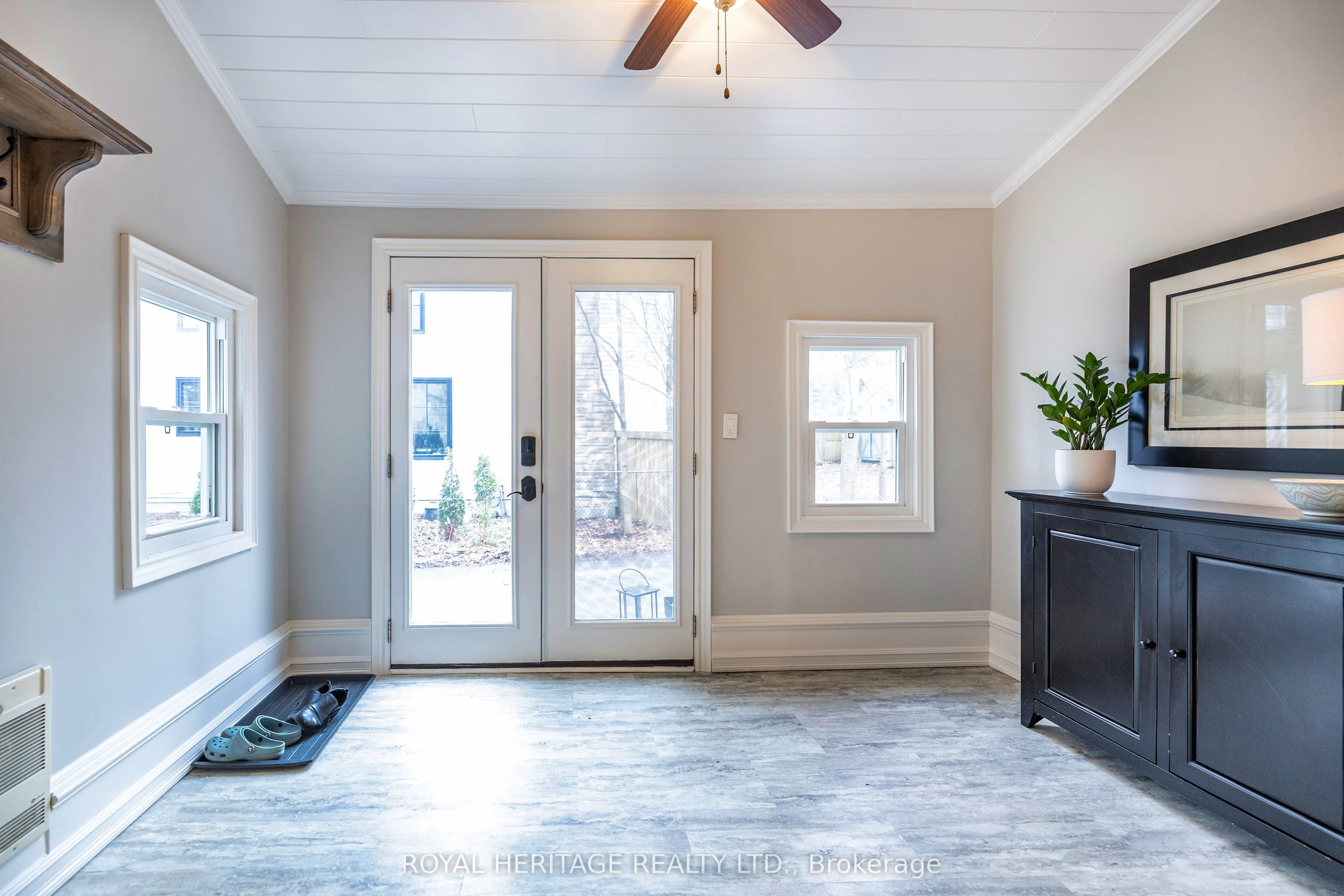 220 Cochrane Street