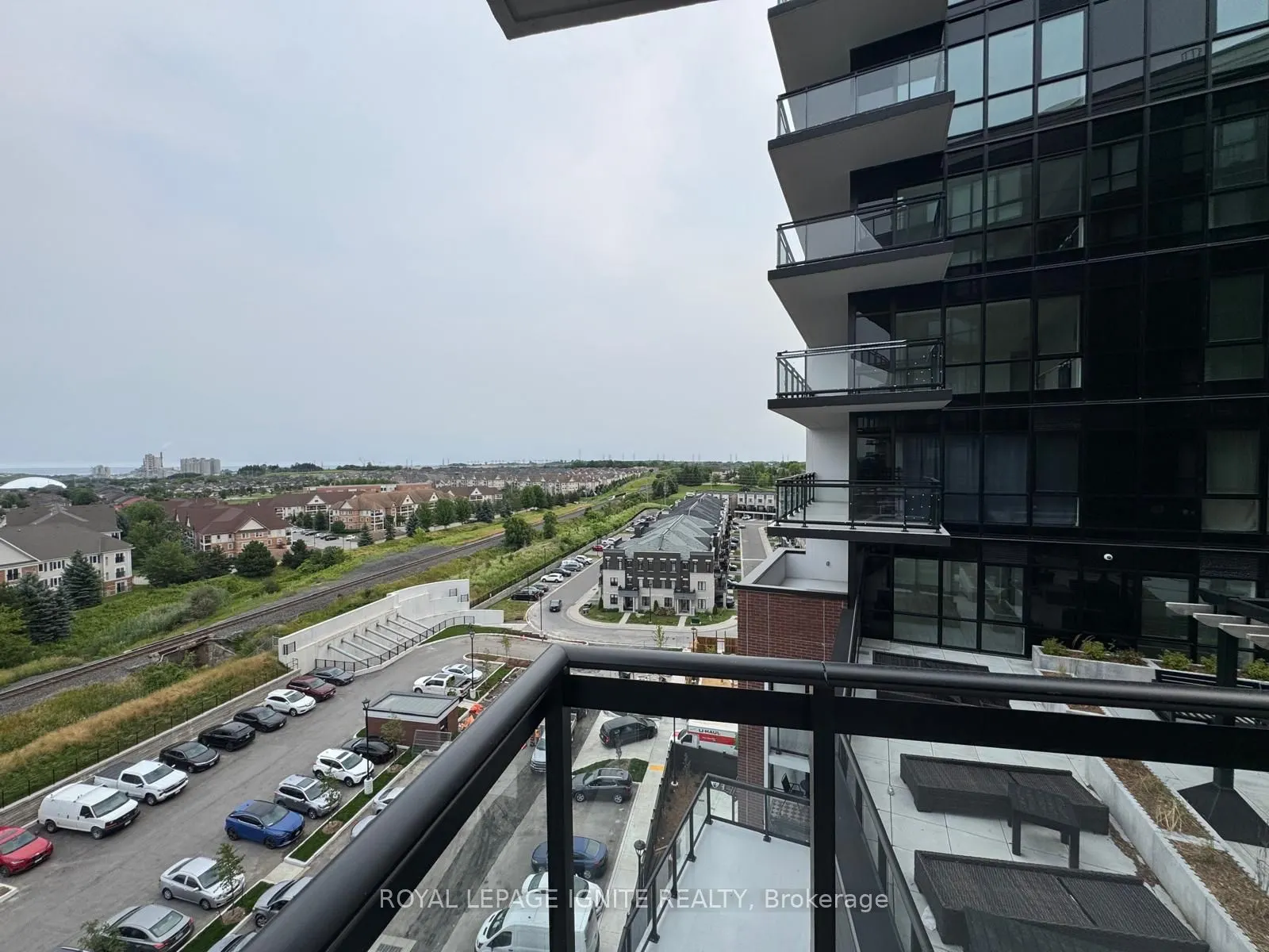 51 Clarington Boulevard #801