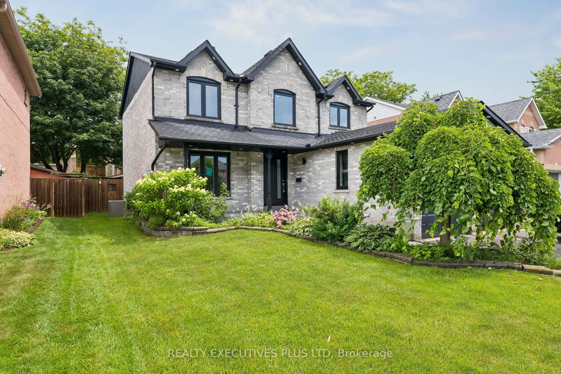 693 Barnes Crescent