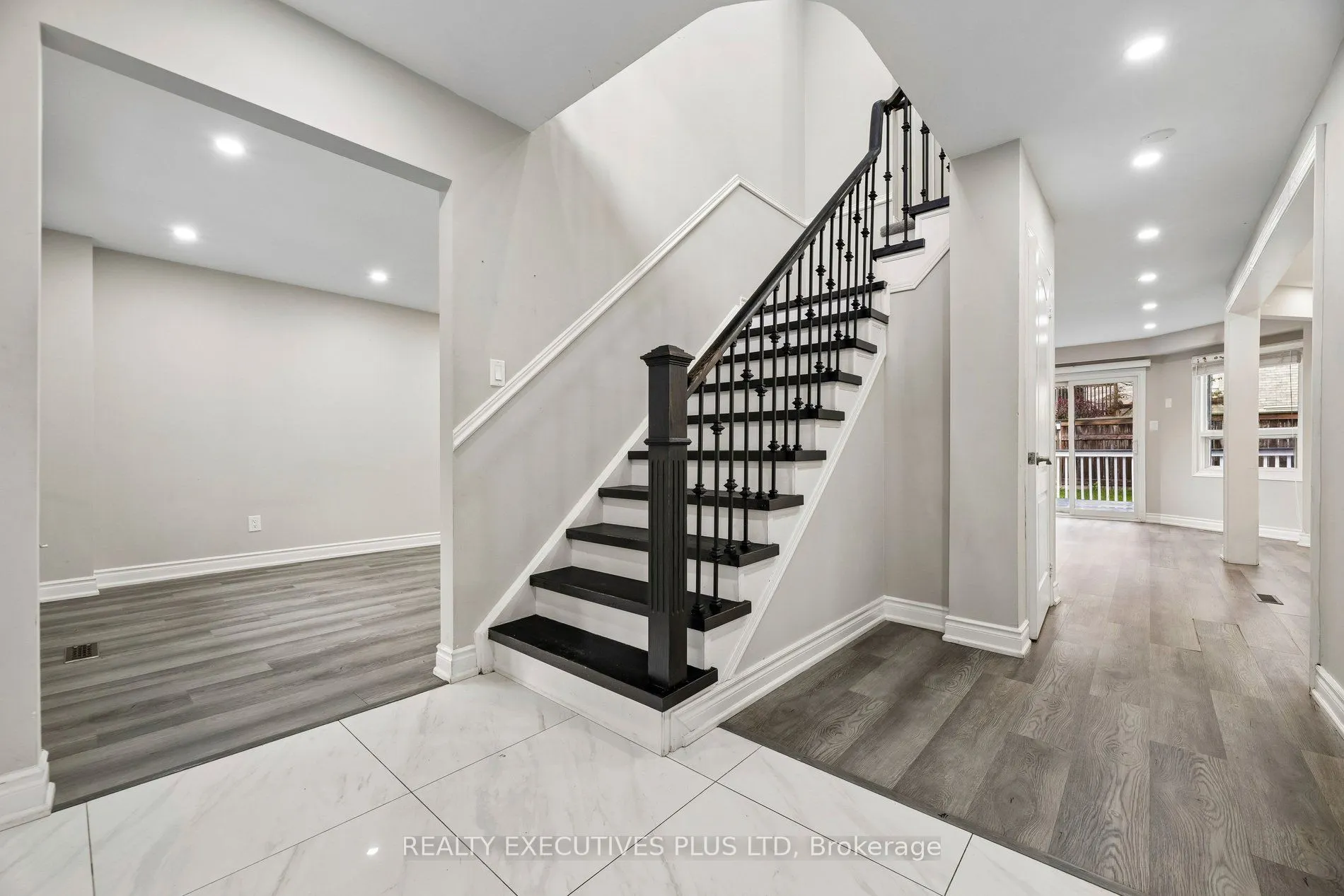 693 Barnes Crescent