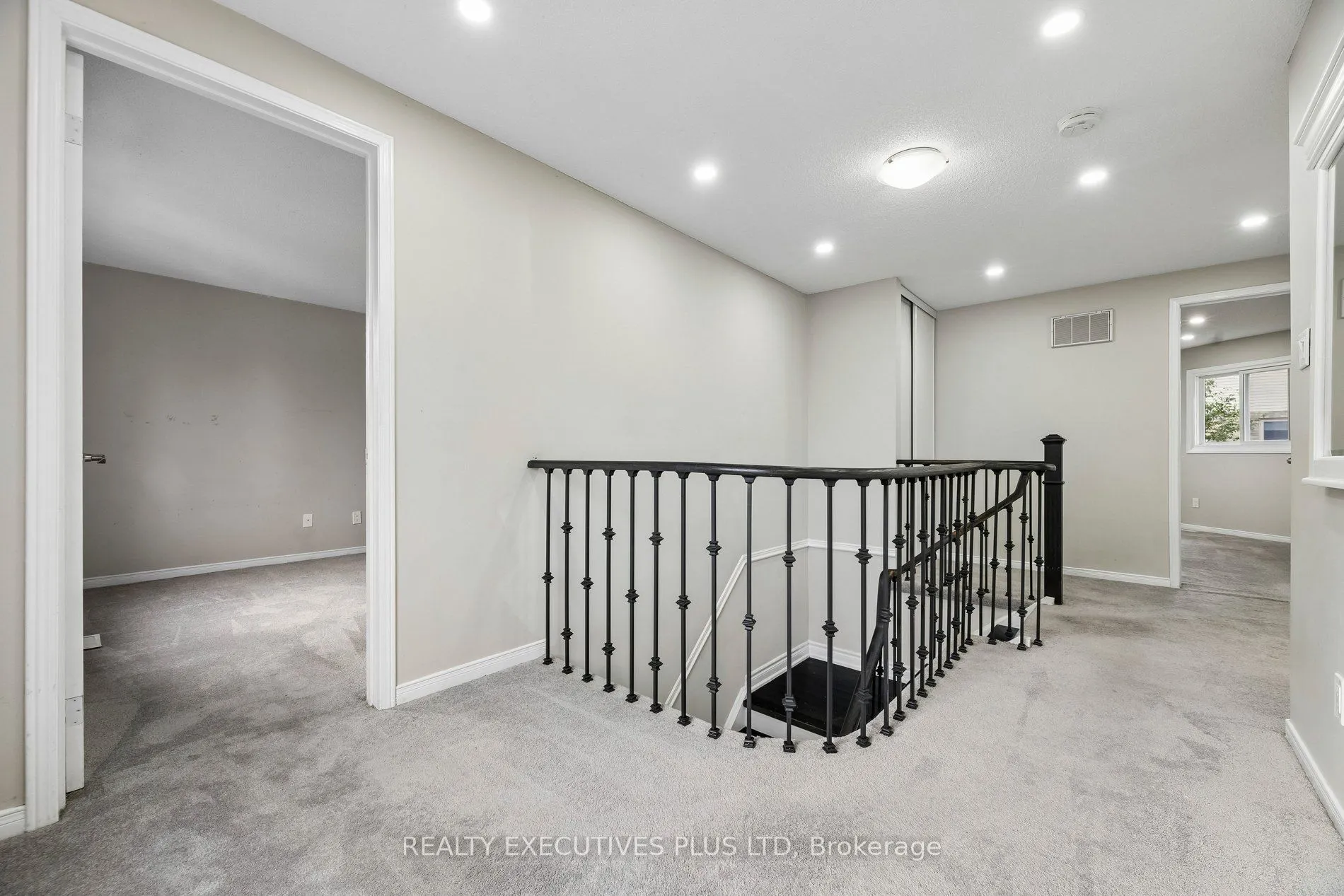 693 Barnes Crescent