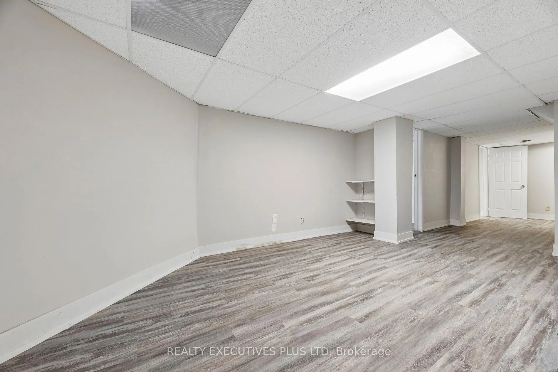 693 Barnes Crescent