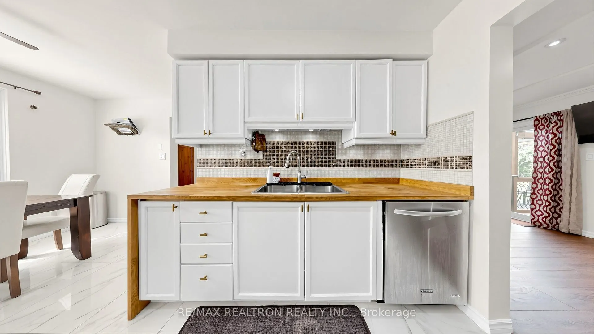 1640 Nichol Avenue #4