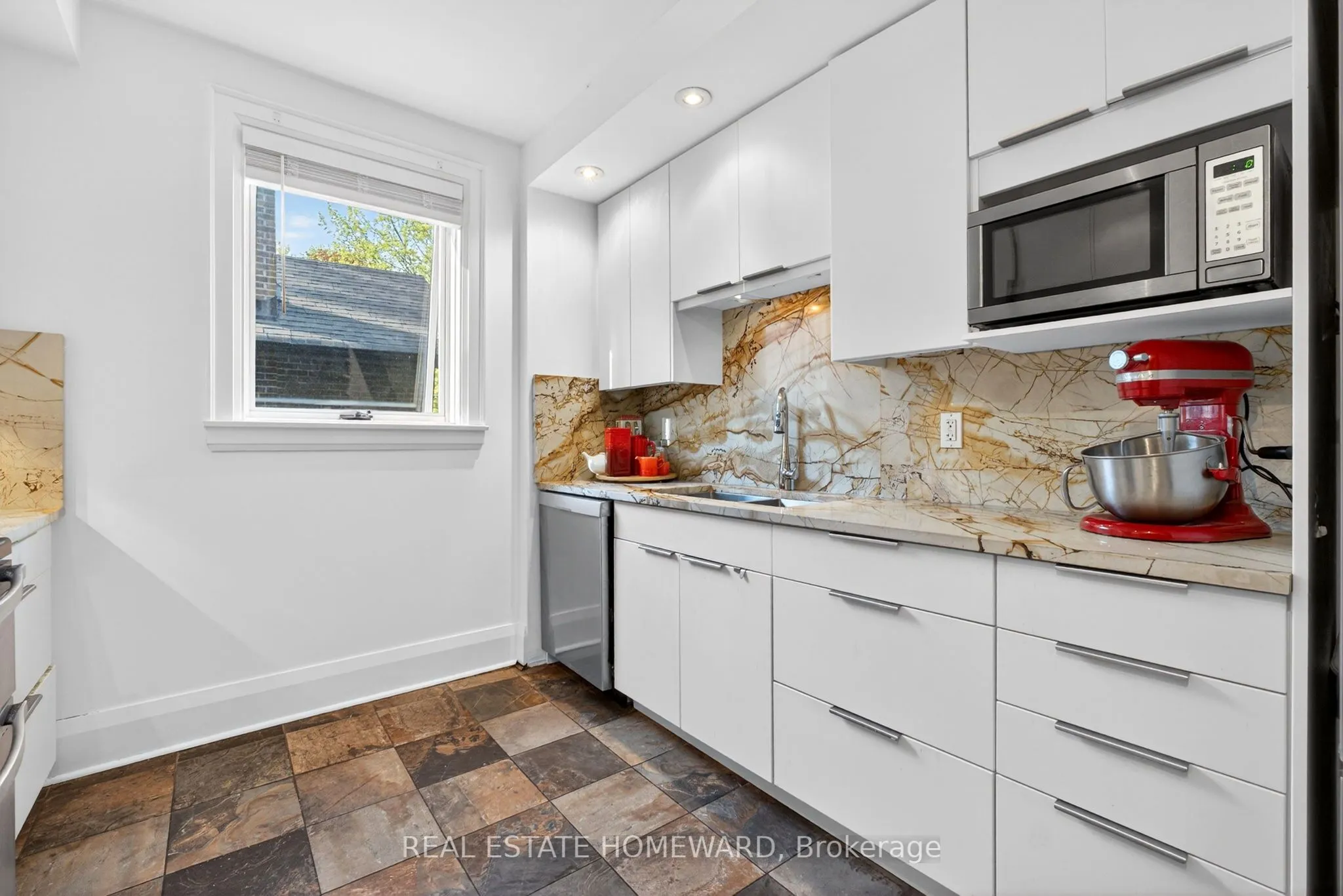 128 Glen Manor Drive