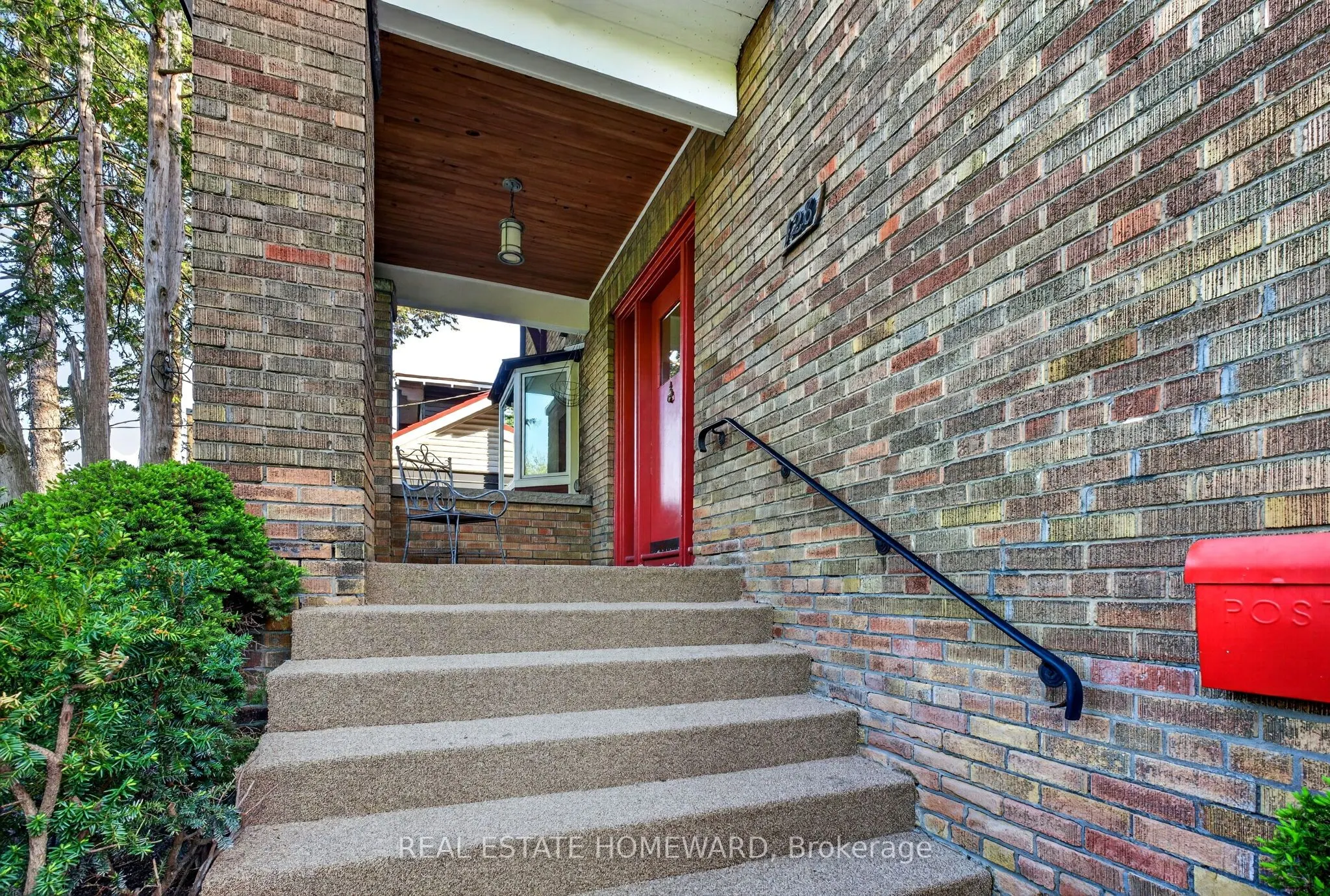 128 Glen Manor Drive
